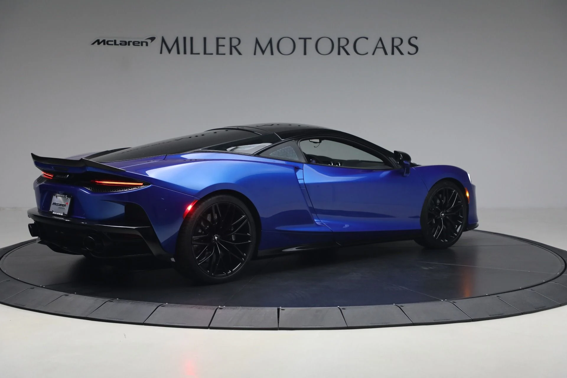 mph008_915807447_Used_2023_Mc_Laren_GT_Luxe_1b1059d4de