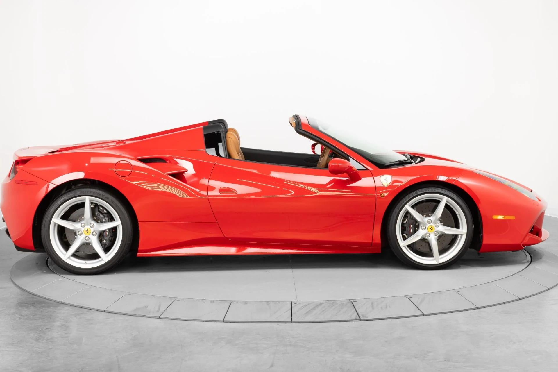 mph008_917283734_Used_2019_Ferrari_488_Spider_1787231080_cf927cb296