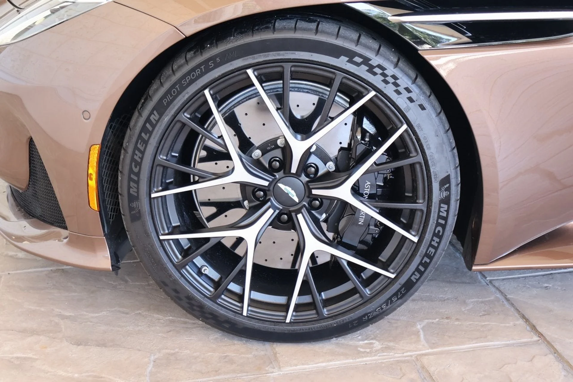 mph008_923607313_9_e574ddd47f