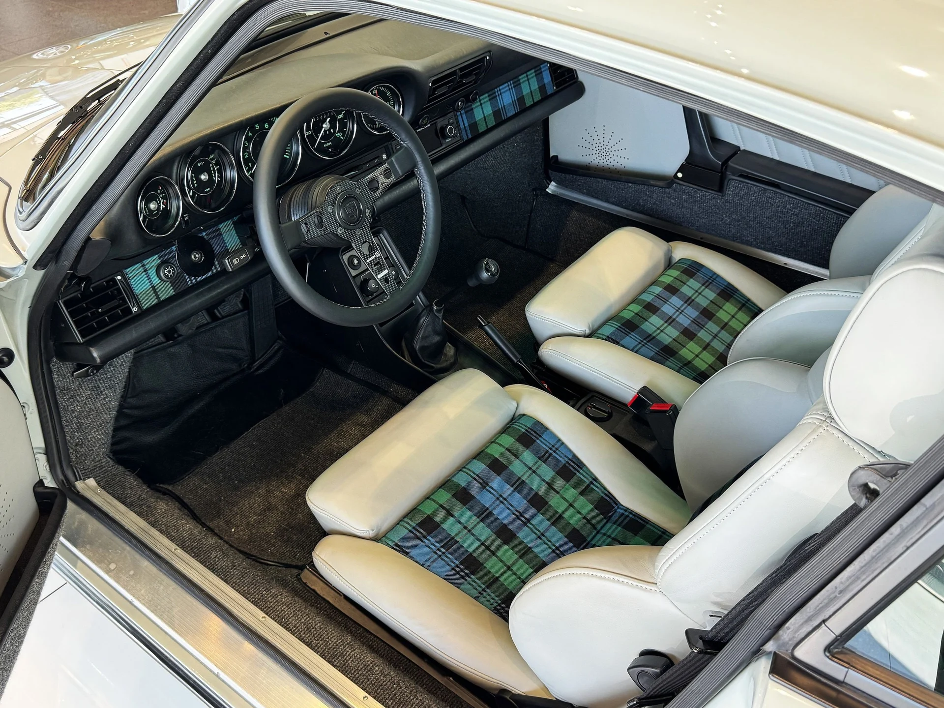 mph008_923956383_9c498ba5d3e122c7e3d3641e426909a7x_653aa5d82a