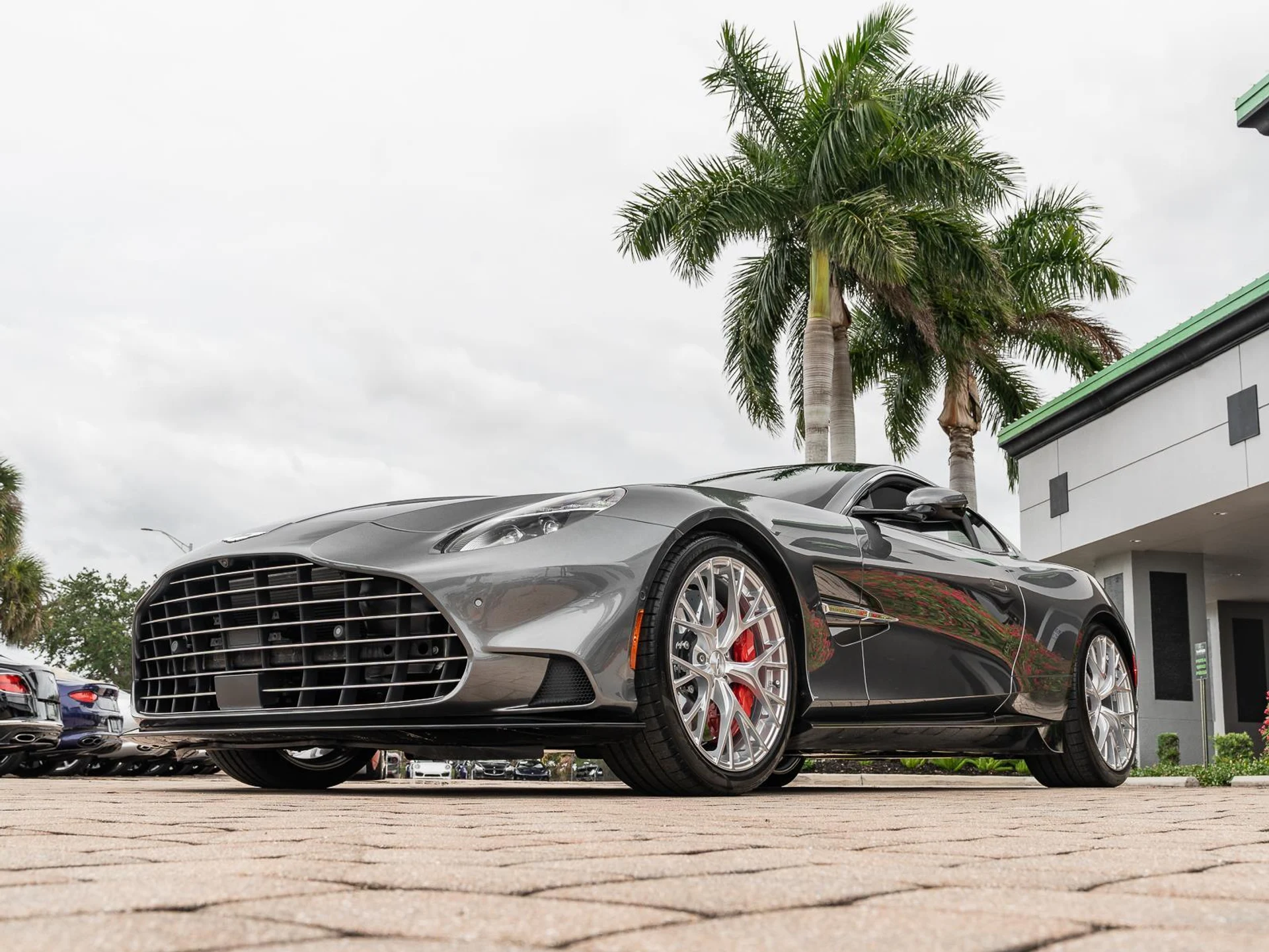 mph008_930971751_Used_2025_Aston_Martin_Vanquish_Coupe_1780612106_b90b224eb8