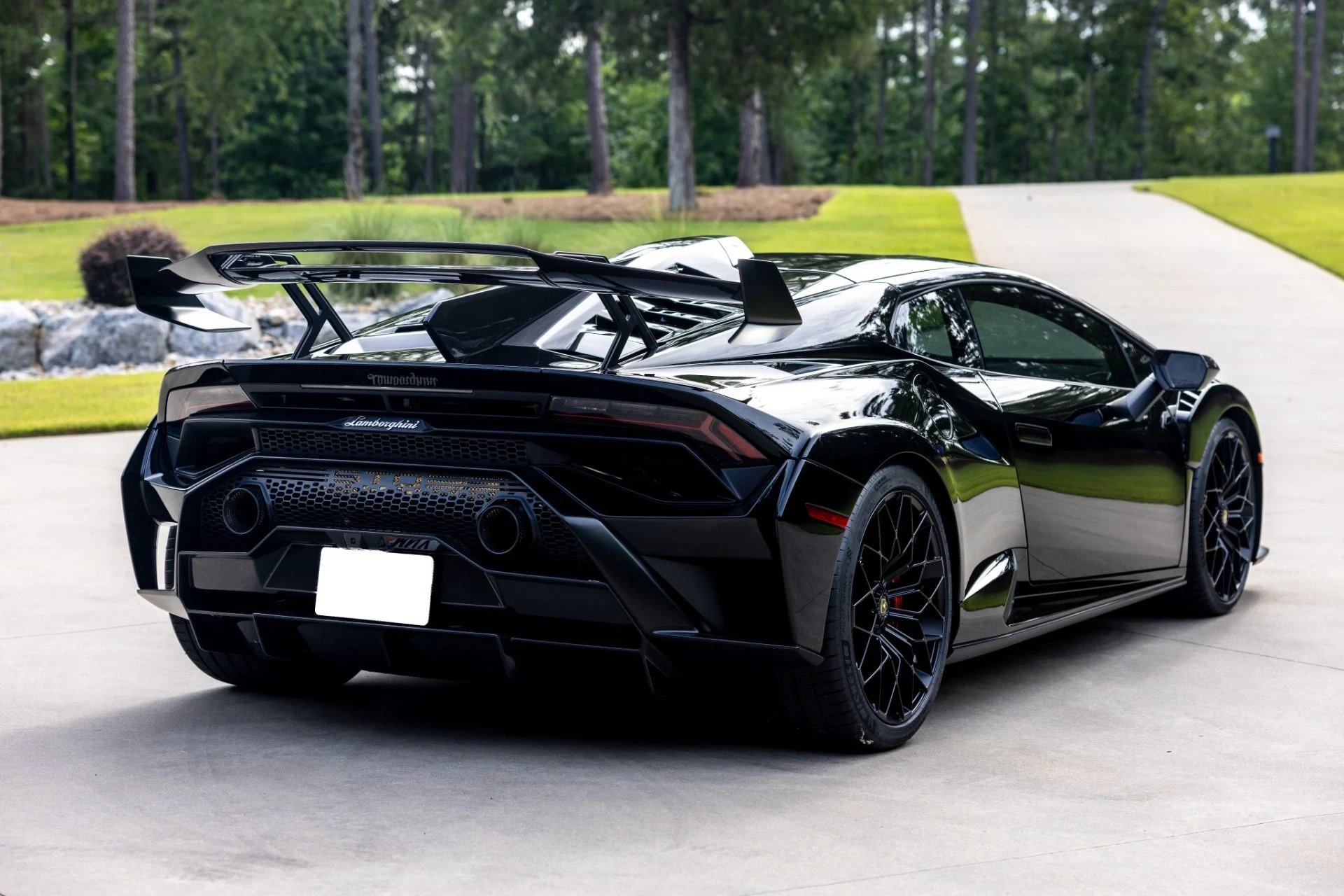 mph008_941179983_Used_2021_Lamborghini_Huracan_STO_1781723231_ab187f75ec