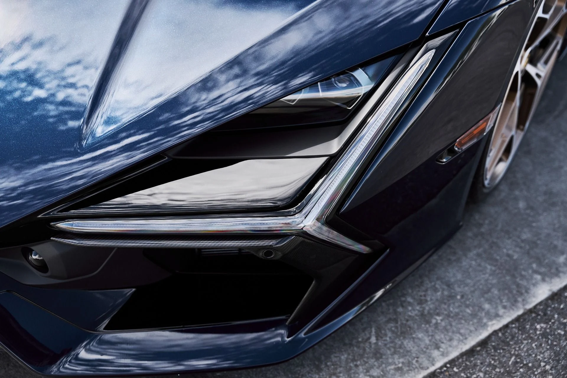 mph008_942931984_Used_2025_Lamborghini_Revuelto_Base_1777078057_f435431b62