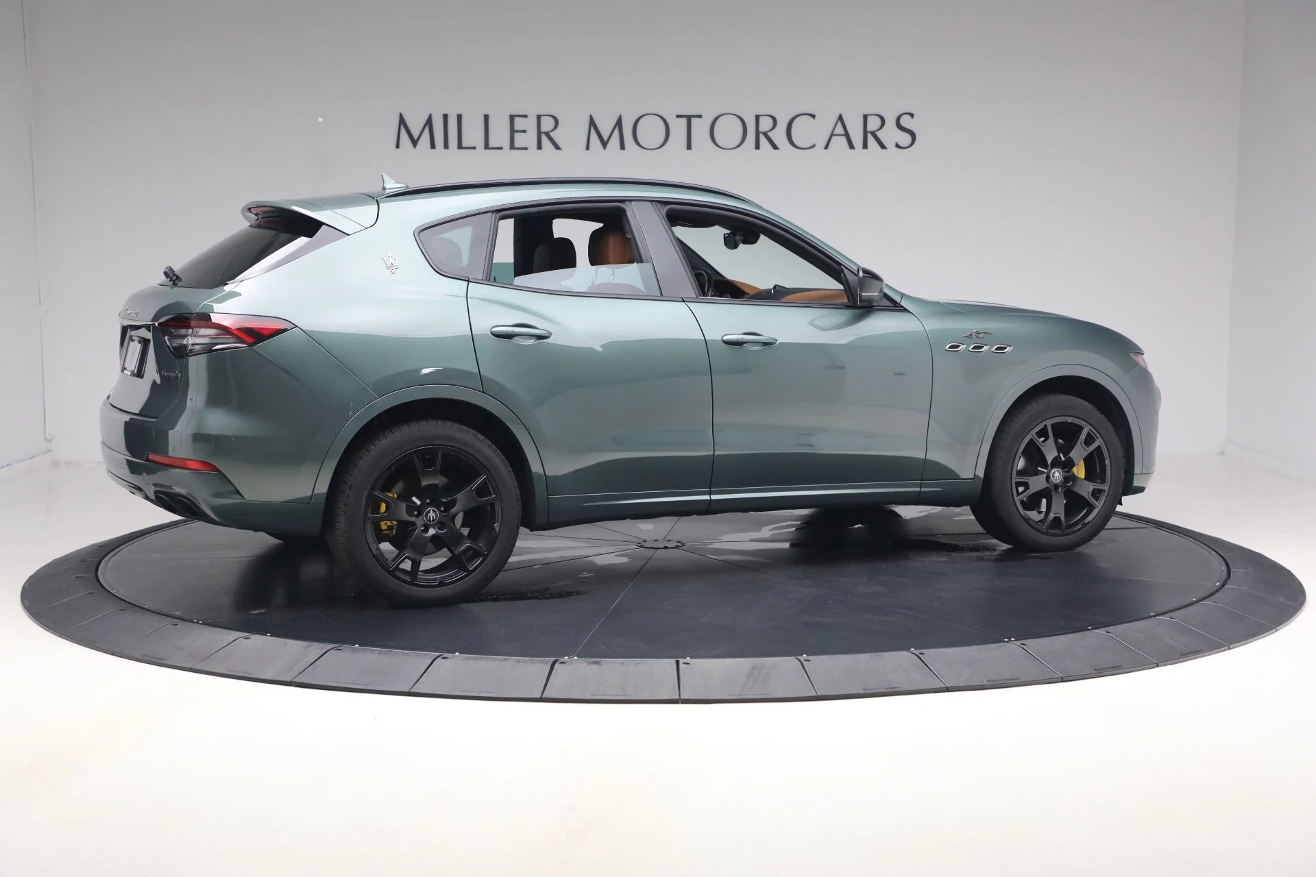 mph008_947342208_Used_2022_Maserati_Levante_GT_1777580690_08581b50e1