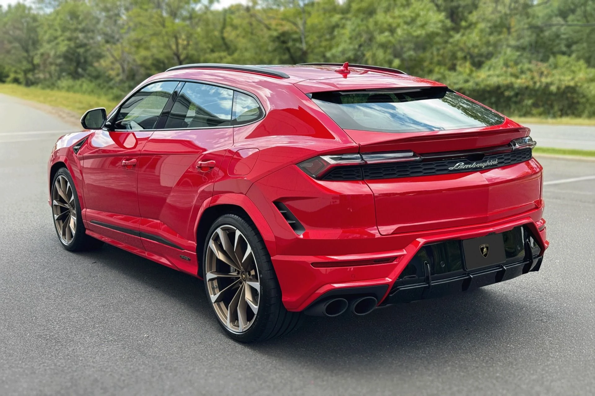 mph008_94923577_Used_2025_Lamborghini_Urus_SE_1764805283_198e6ad408