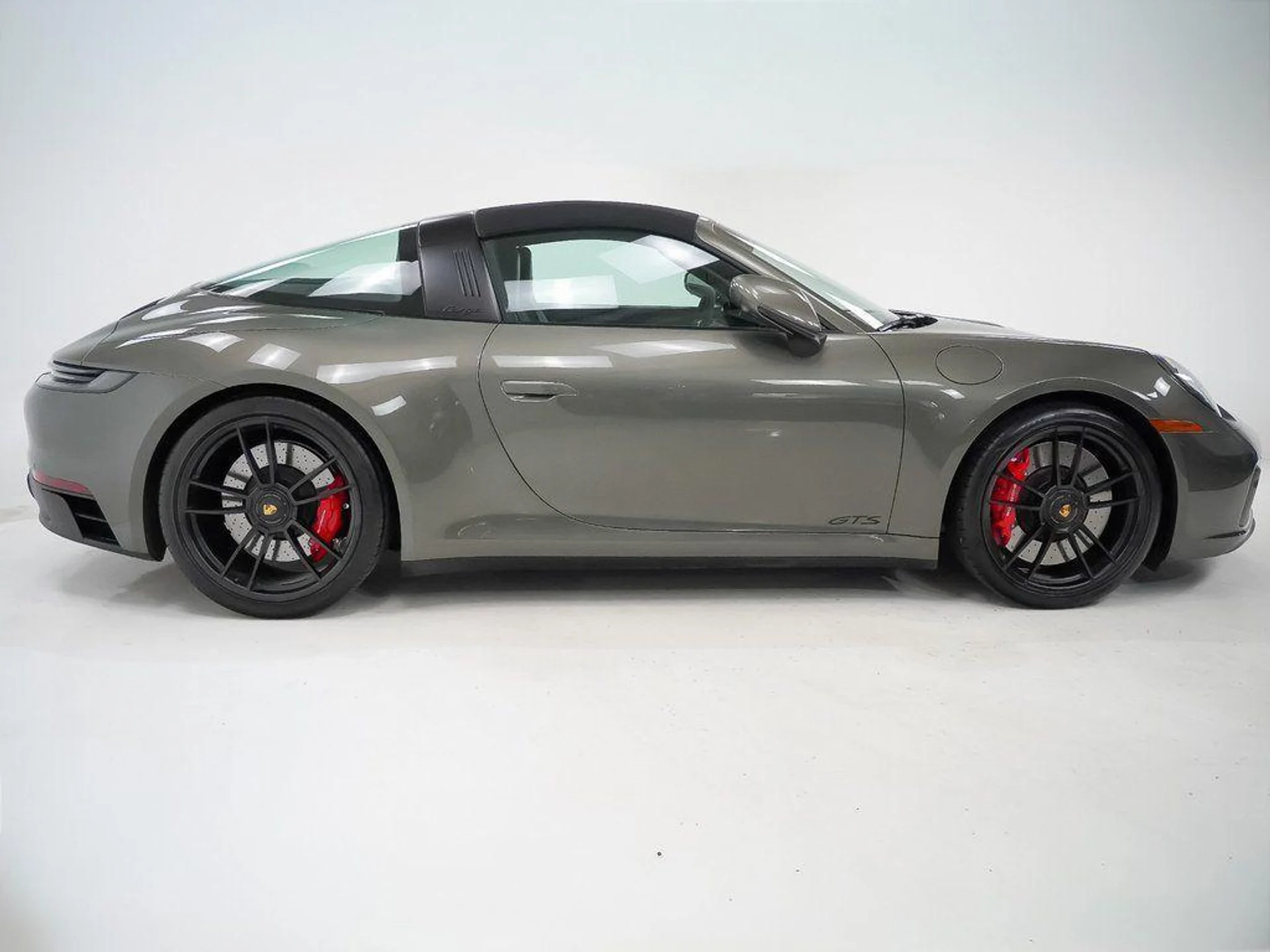 mph008_949765101_C_Ho_Nar_IS_19aj53y_Ru_N_Hl_QW_Rhc_54150b8b7a