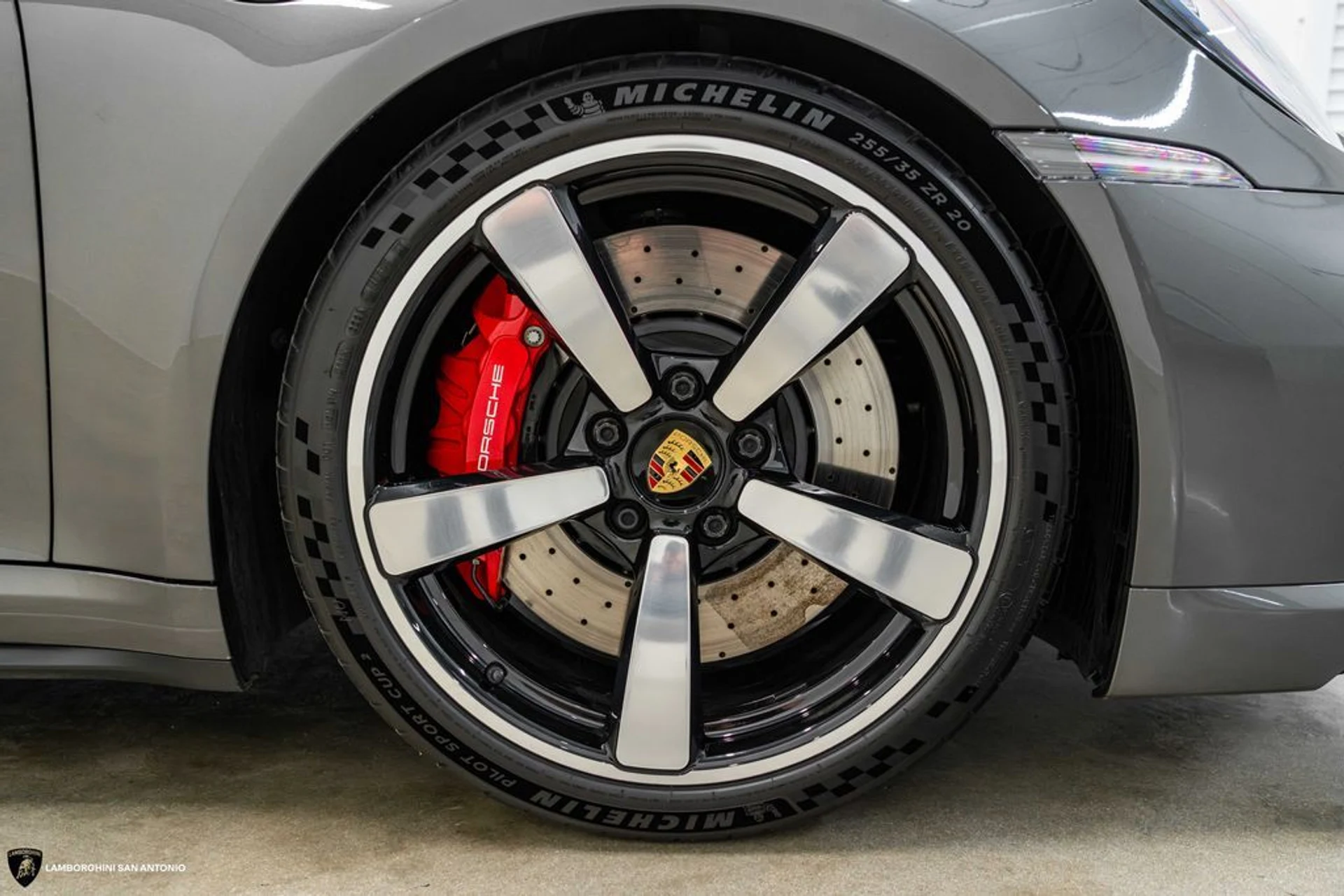 mph008_950536261_01f350c6a0a81456ce22ee9ae0cb4a55x_ce9be448ec