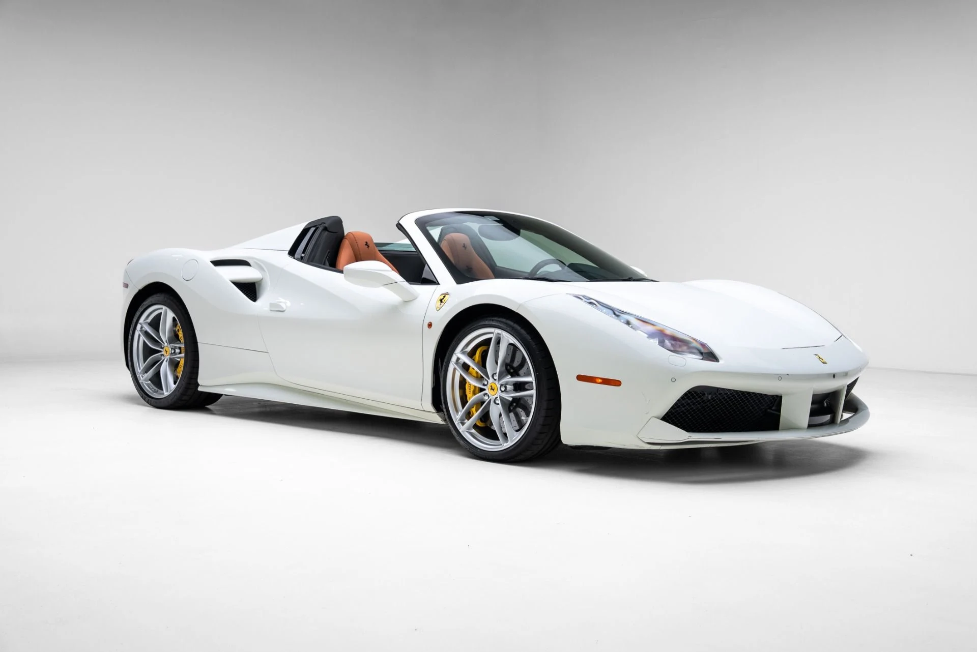 mph008_951692895_Used_2018_Ferrari_488_Spider_1774383951_af0153b888