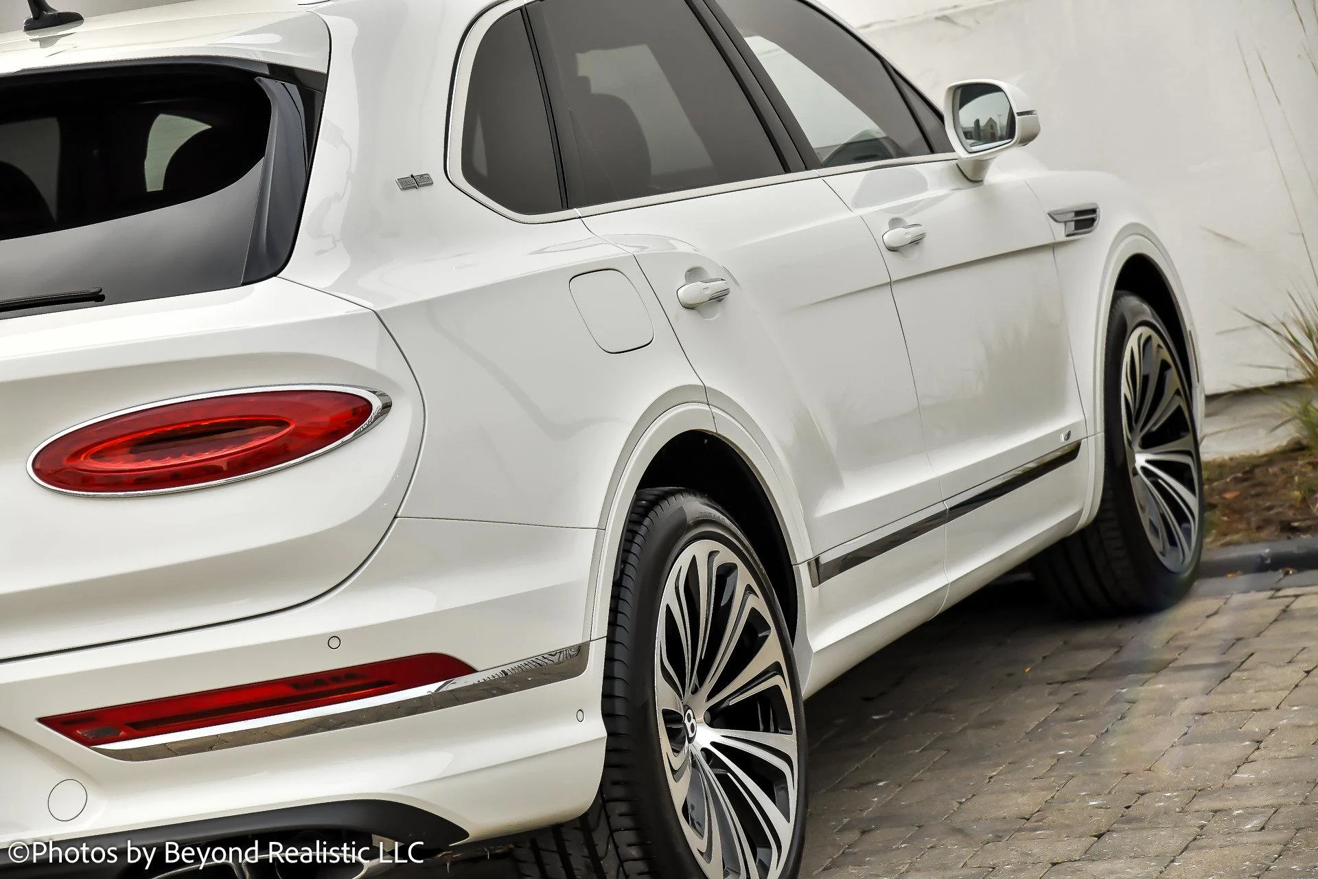 mph008_952040350_Used_2022_Bentley_Bentayga_V8_1754381234_98163f9503