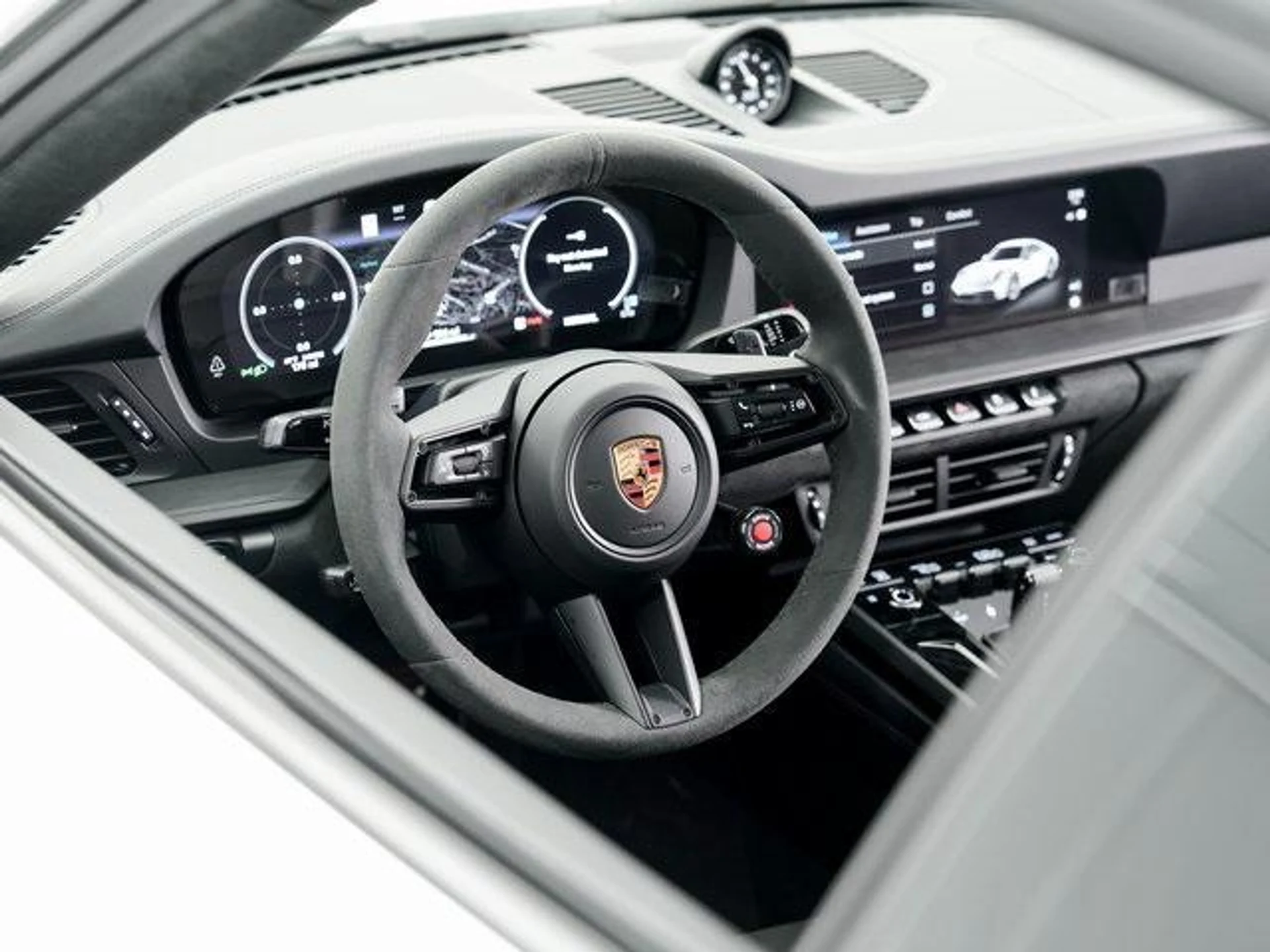 mph008_953733827_MZ_9_Ax_H28_A_D_Xk2r_Hex_Ej_Z1y_Vp8_a889898831