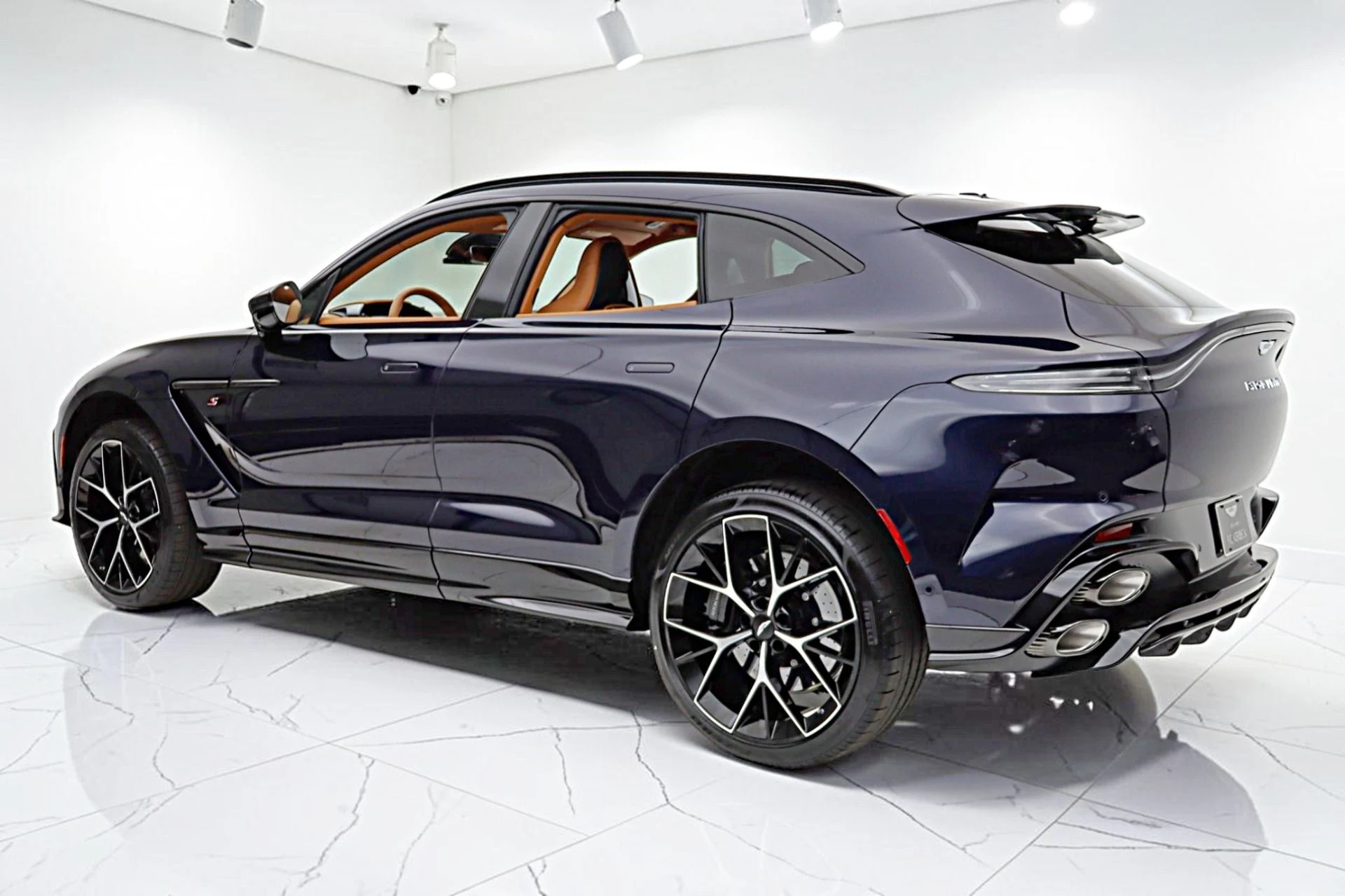 mph008_956070389_New_2026_Aston_Martin_DBX_S_0ff216ef77