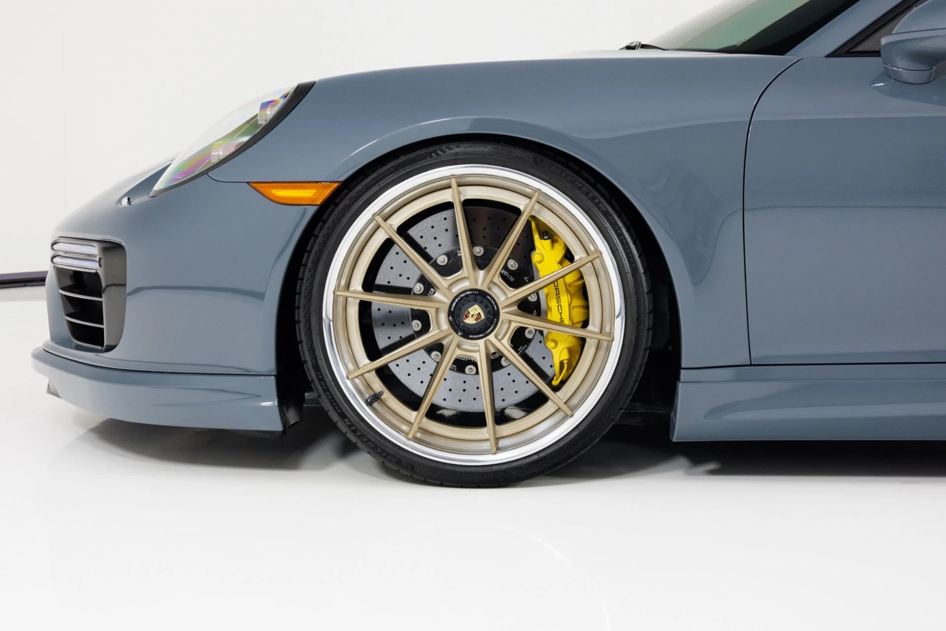mph008_958868665_Used_2017_Porsche_911_Turbo_S_1787680338_4b41762337