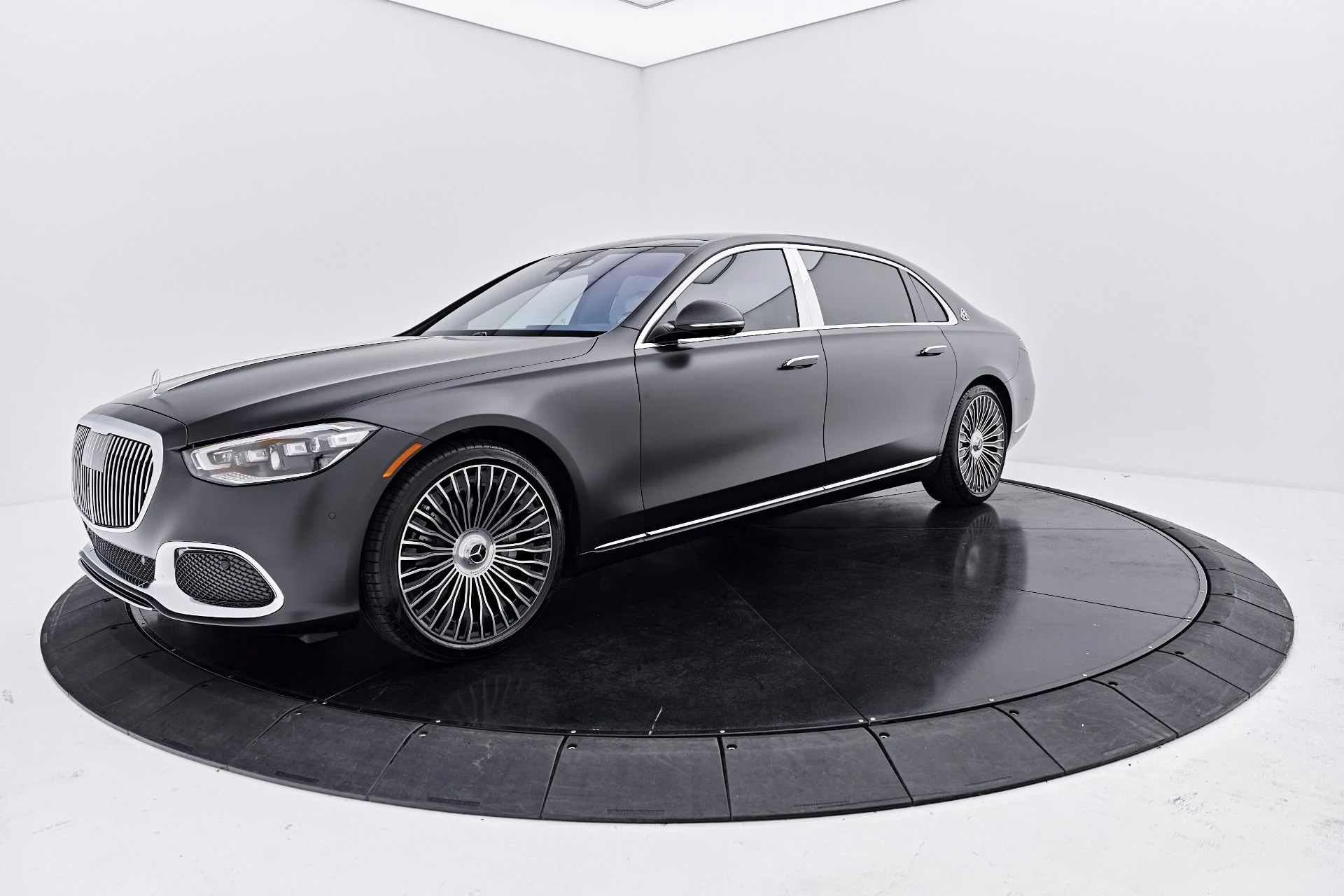 mph008_963481593_Used_2026_Mercedes_Benz_S_Class_Maybach_S_580_1790467879_f0149d8842