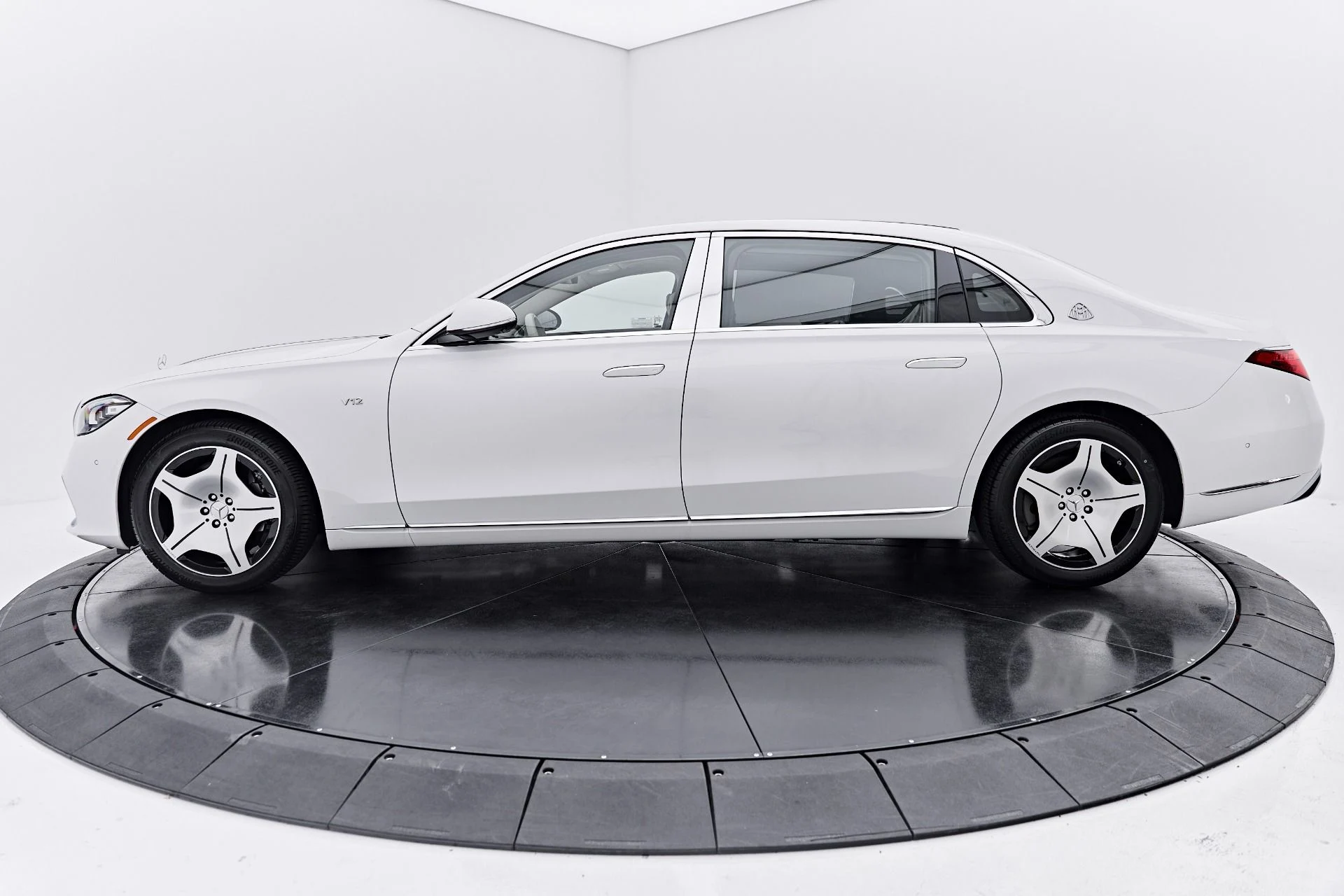 mph008_965942936_Used_2026_Mercedes_Benz_S_Class_Maybach_S_680_1790206775_4247f60843