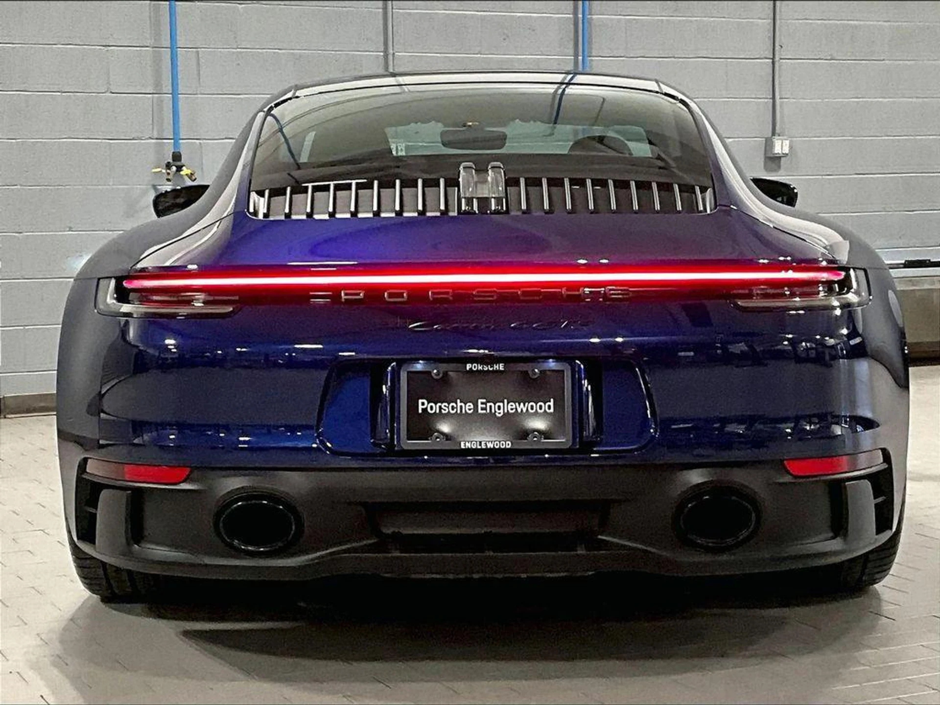 mph008_978085577_wm_UU_1_Bh0o25e2v2_Hw0_Jw_Ziy_Igk_25dfe02b8d