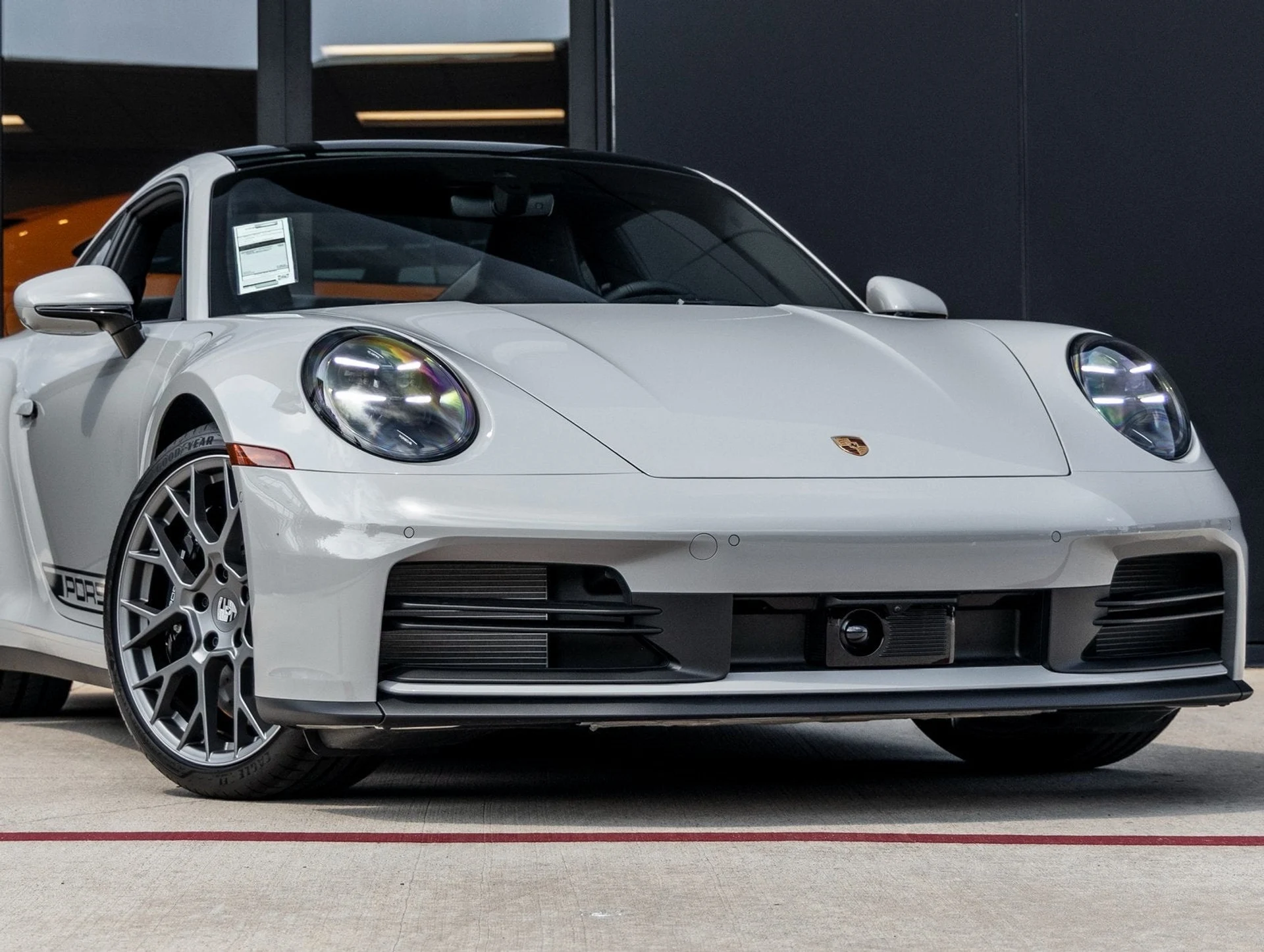 mph008_995413820_9_a54bd3c982