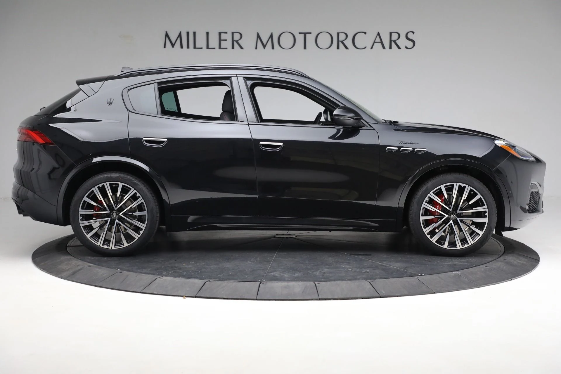 mph008_996751005_Used_2023_Maserati_Grecale_Modena_1673899433_1fef64b630