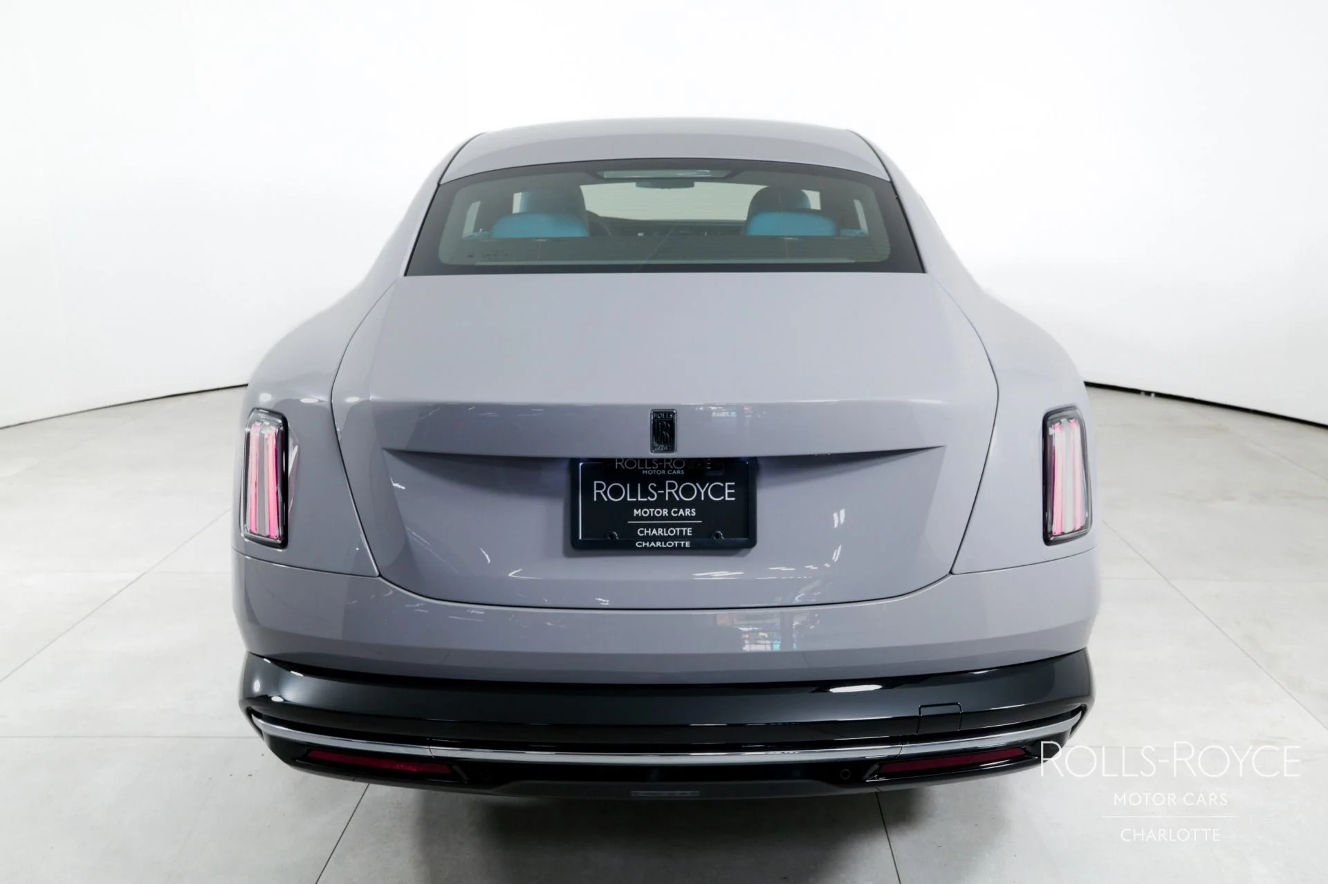 mph008_99686617_Used_2025_Rolls_Royce_Spectre_1734039805_5ca1e25b8a