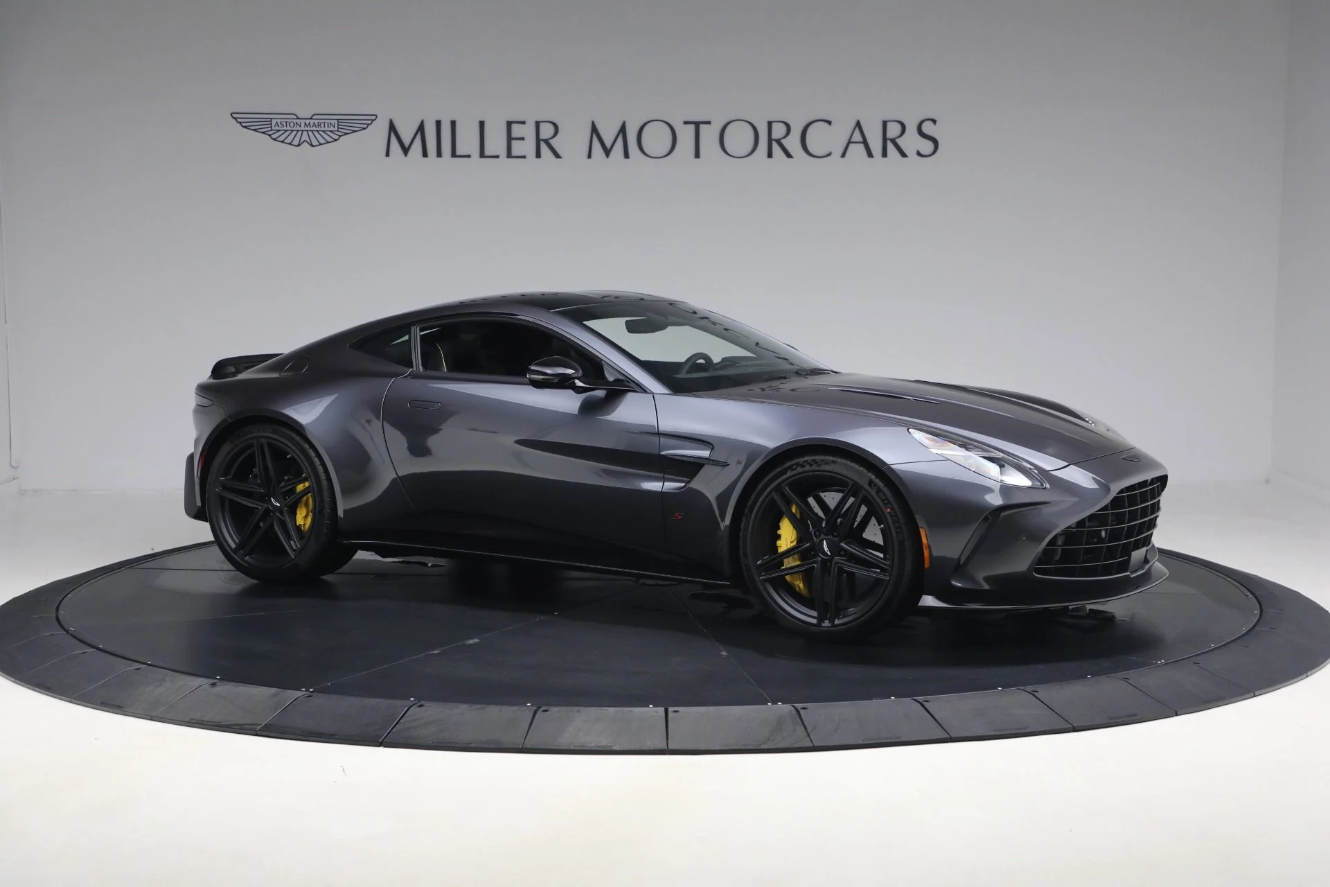 mph009_1013520467_New_2026_Aston_Martin_Vantage_S_1766181571_50f7b57eb5