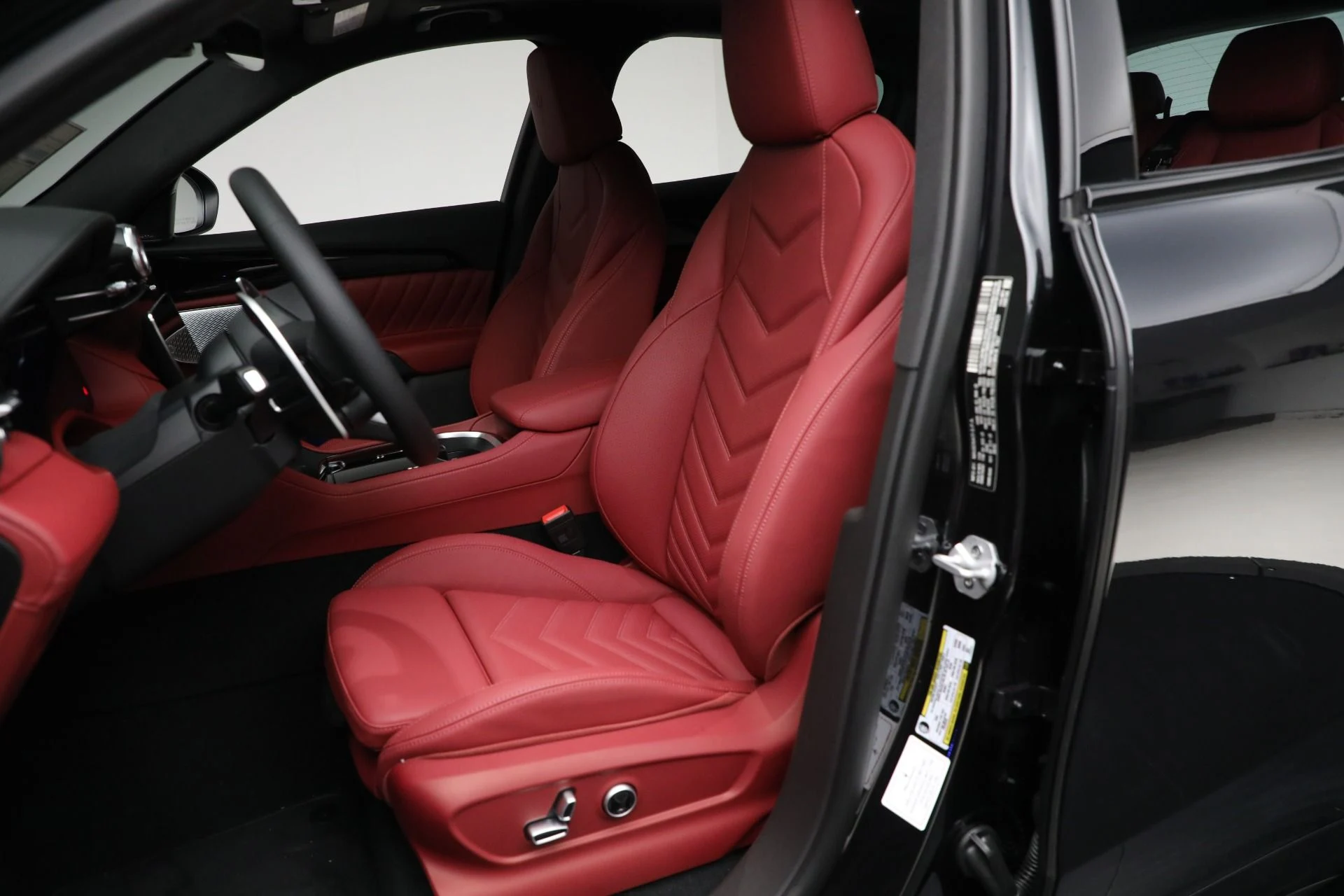 mph009_1015571777_New_2025_Maserati_Grecale_Modena_5761765d29