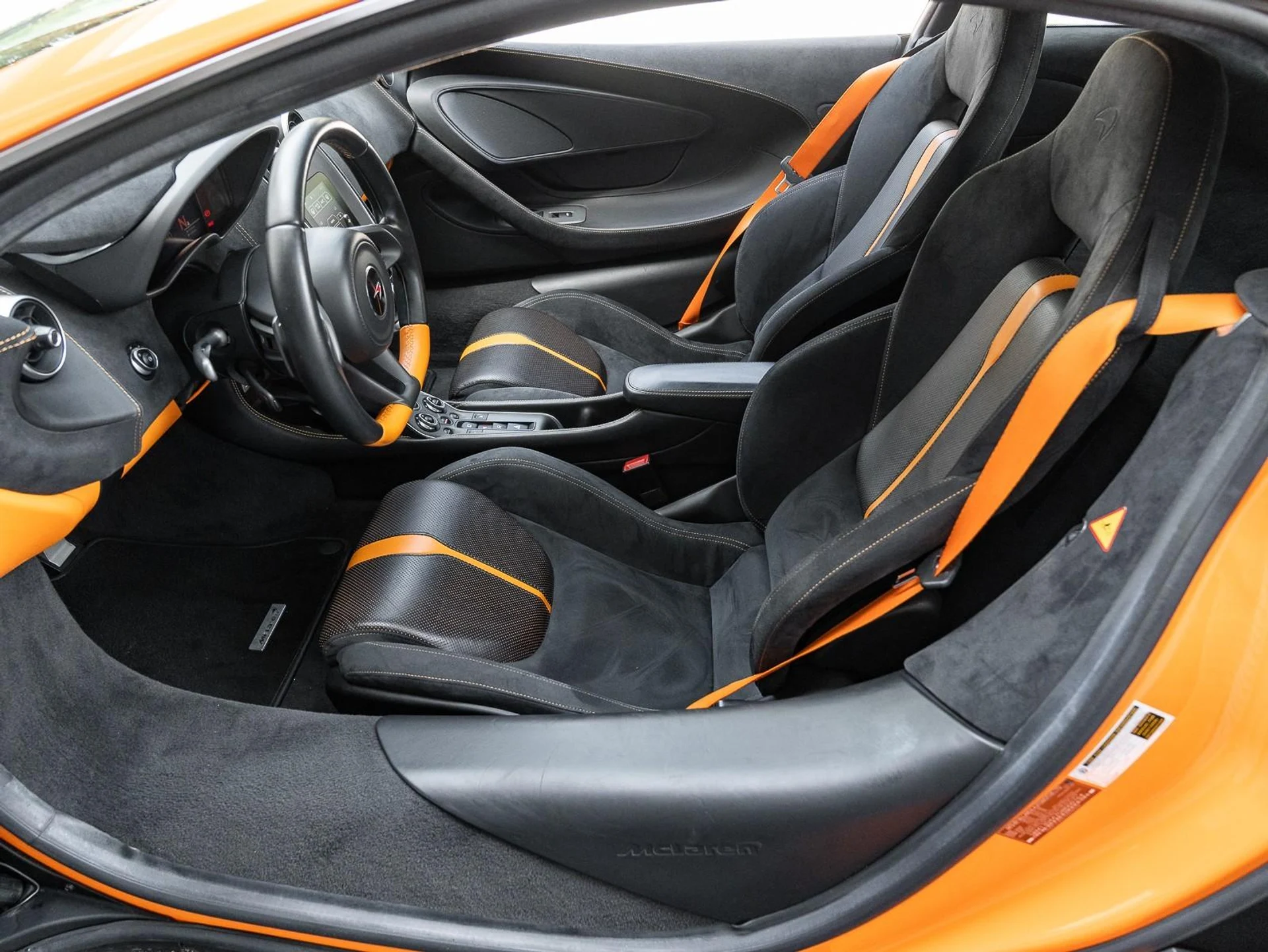 mph009_1015675687_Used_2016_Mc_Laren_570_S_1756483742_bc83f91e7c