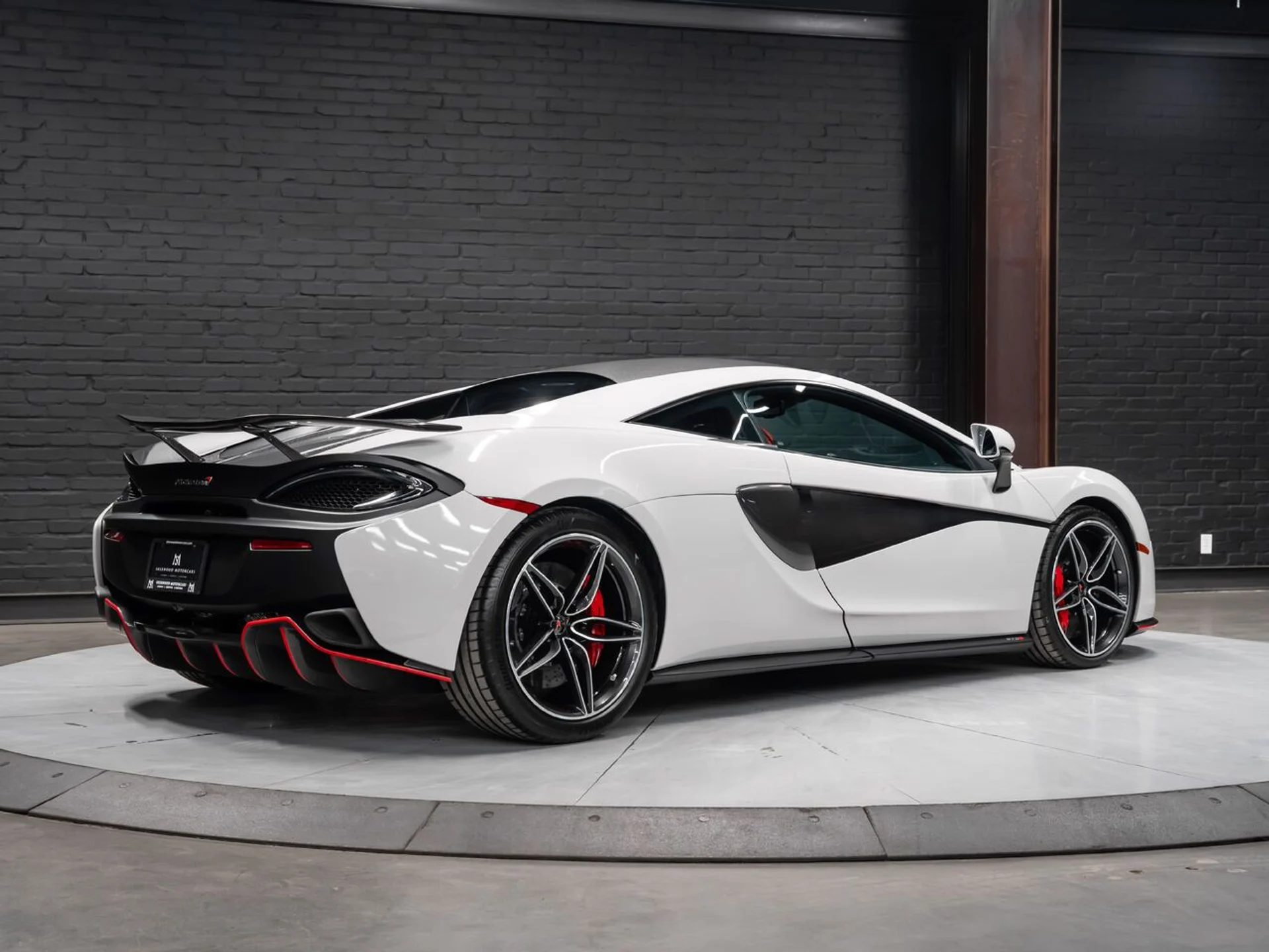 mph009_1017655447_mclaren_570s_2017_5a3b66ad2b
