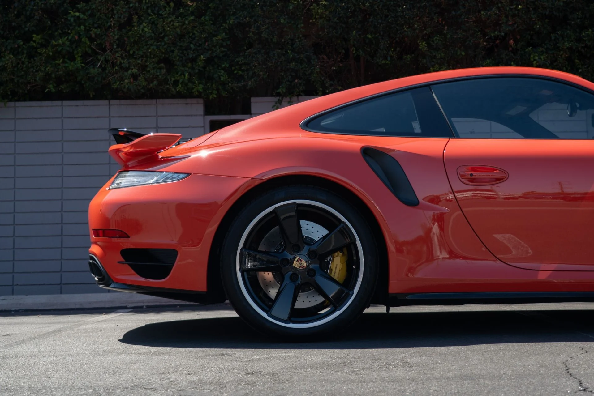 mph009_1017958246_Used_2016_Porsche_911_Turbo_S_1756939702_afb77f9f80