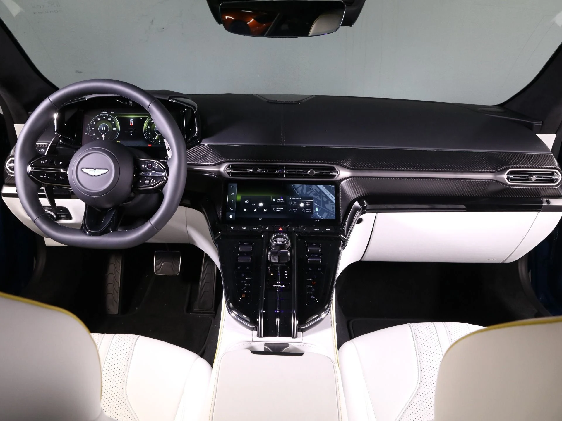 mph009_1018333545_Used_2025_Aston_Martin_Vantage_1742253267_be01de3794