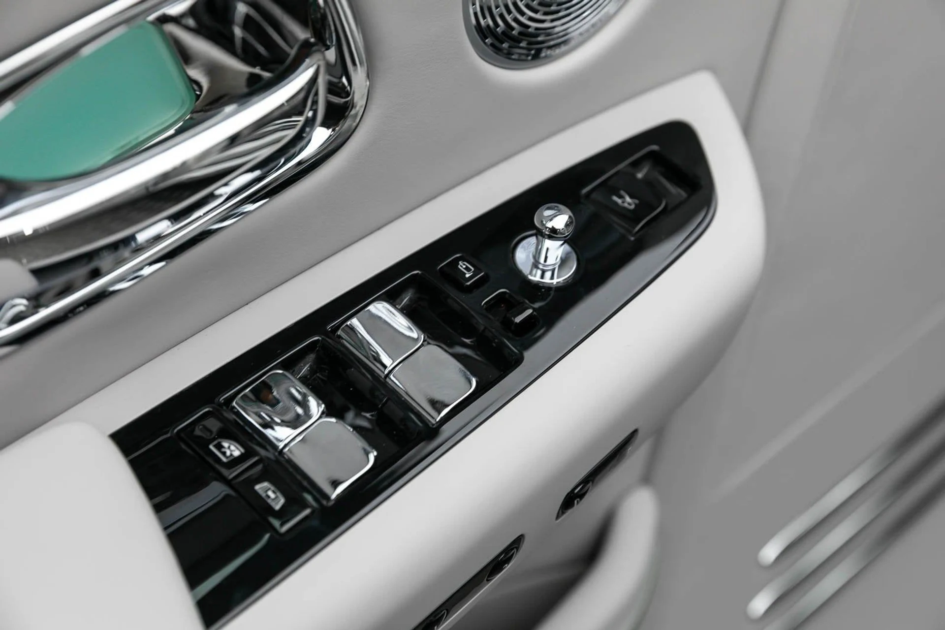 mph009_1028465933_10_ae82f6513e