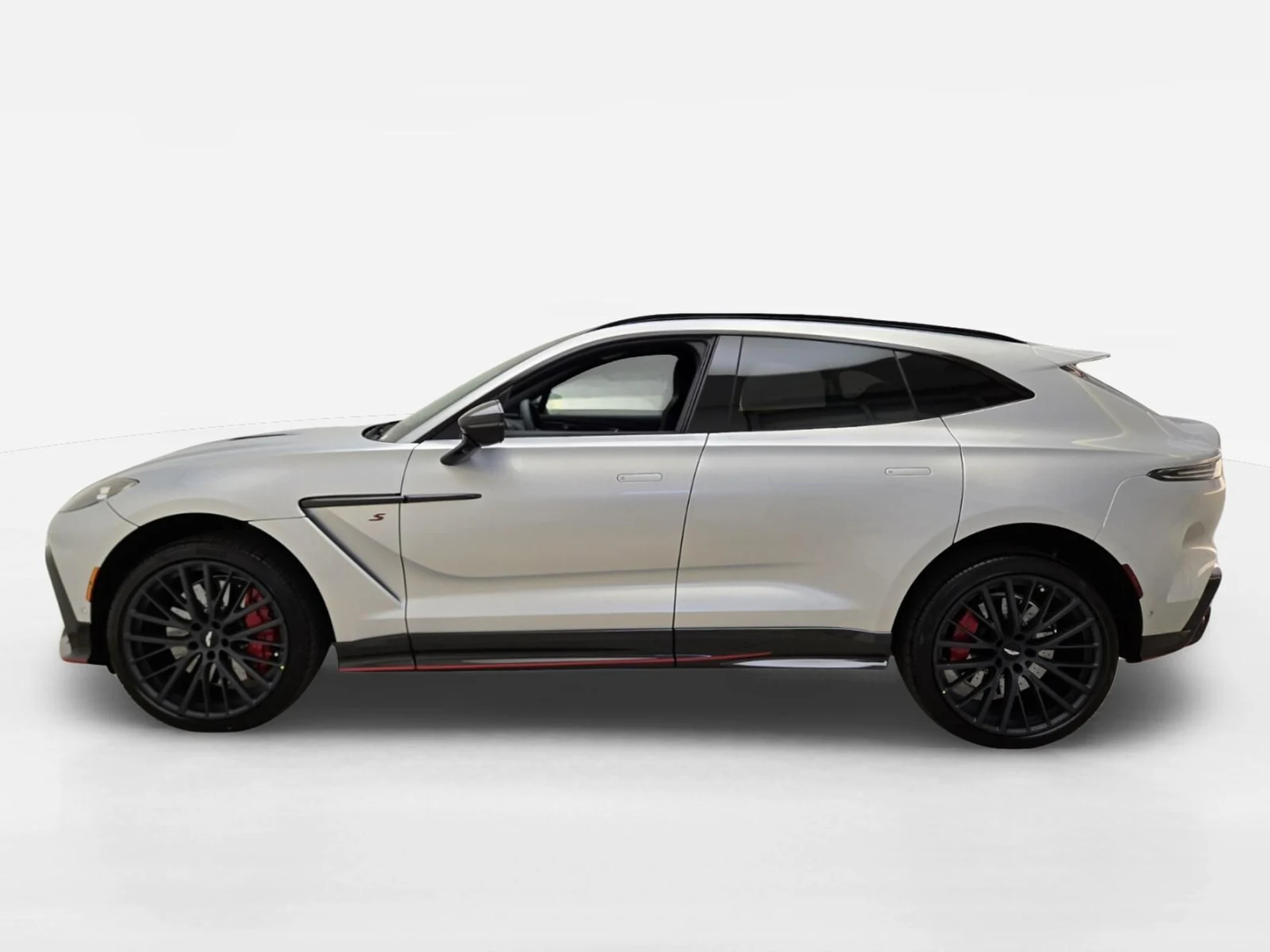 mph009_1037086239_New_2026_Aston_Martin_DBX_S_1780637069_43fb243d82