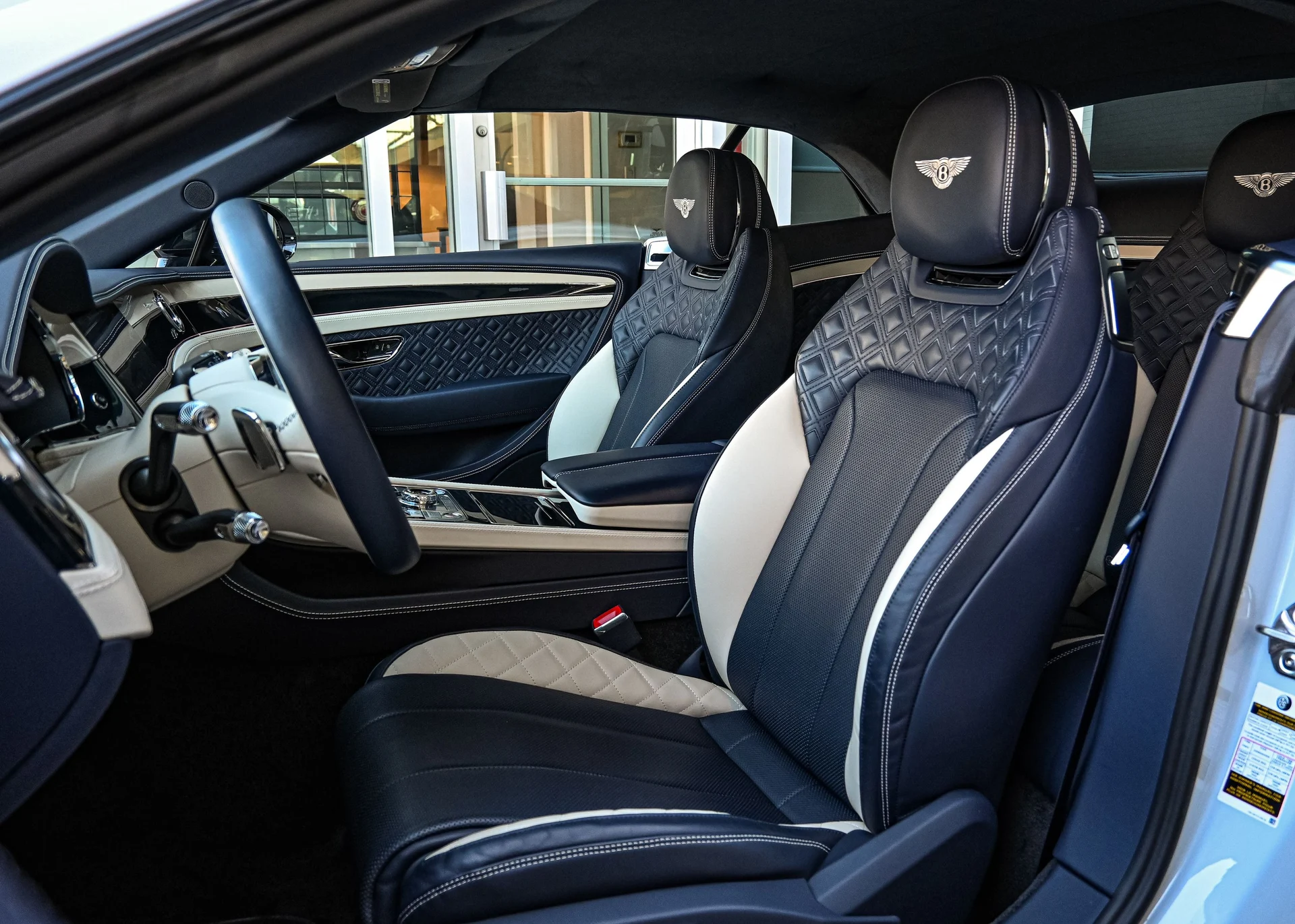 mph009_1040913096_83ef7f03_3ad2_4848_b493_0403bdf26dc9_f6274f942d