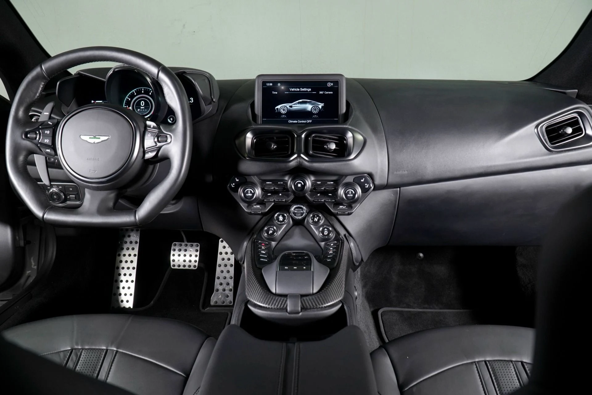 mph009_1042011413_Used_2023_Aston_Martin_Vantage_1770366808_4a3cf5b707