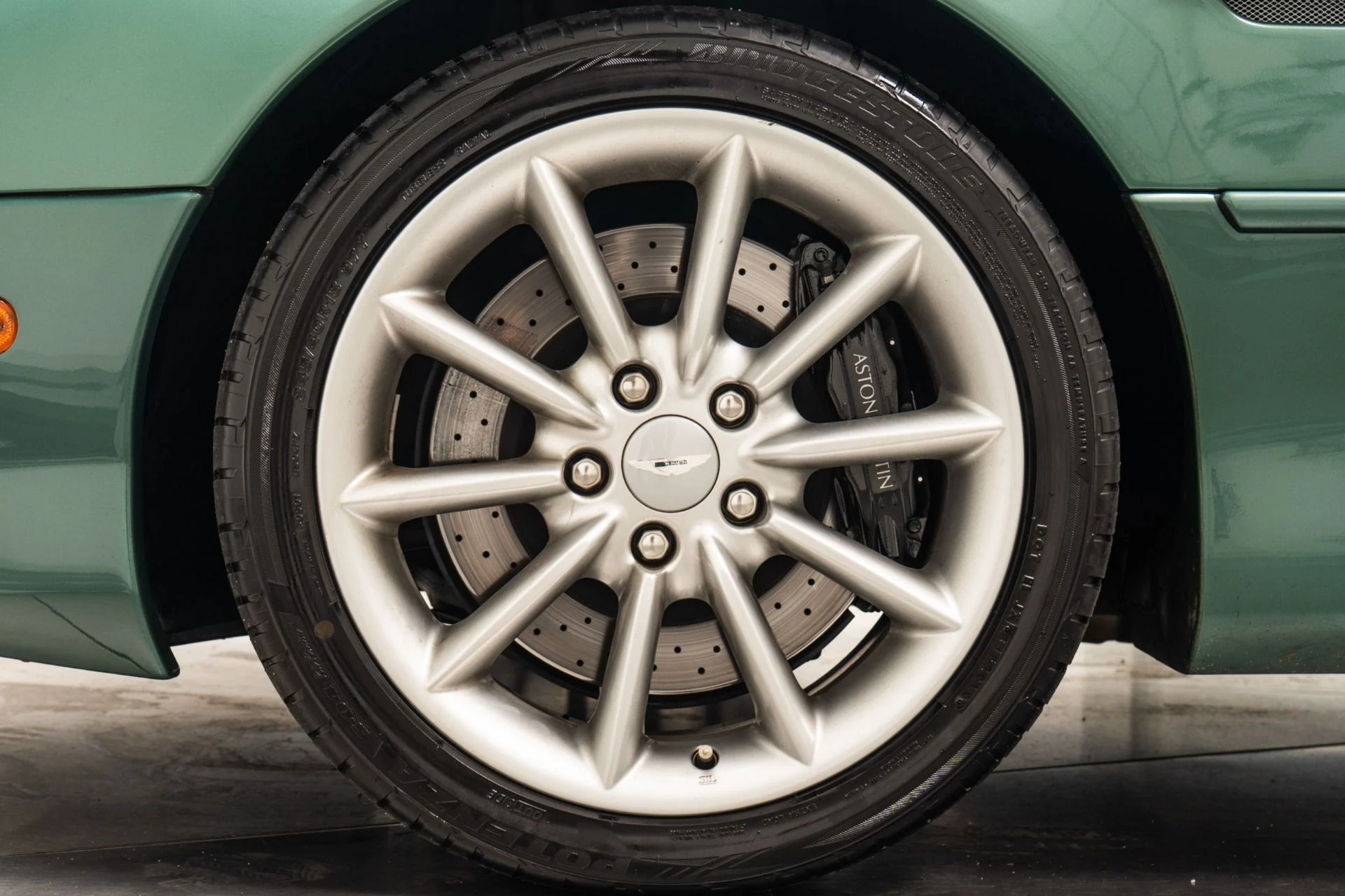 mph009_1044967331_Used_2001_Aston_Martin_DB_7_V12_Vantage_1760468249_f513505374