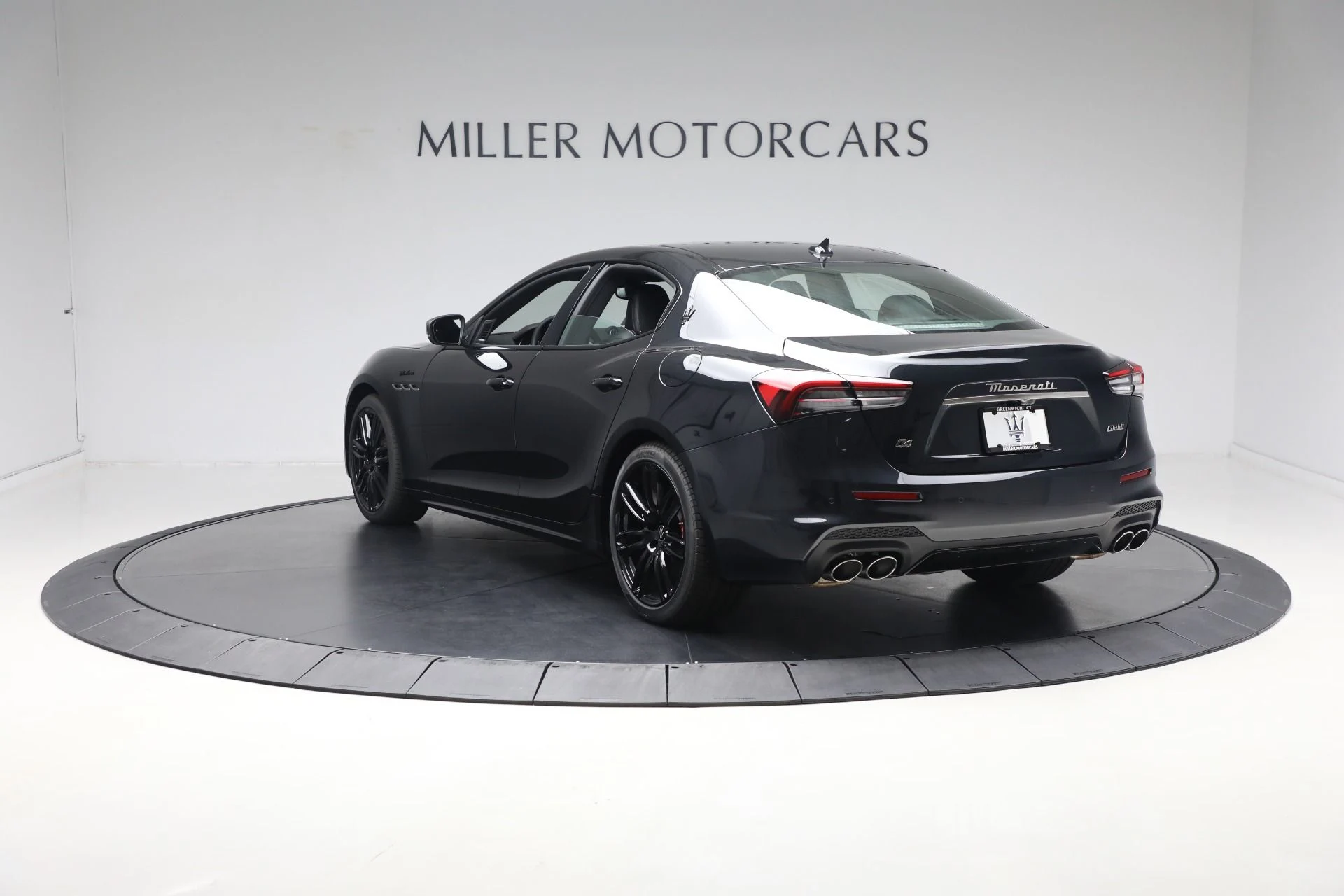 mph009_1055878886_New_2024_Maserati_Ghibli_Modena_Ultima_Q4_615bb2bdeb