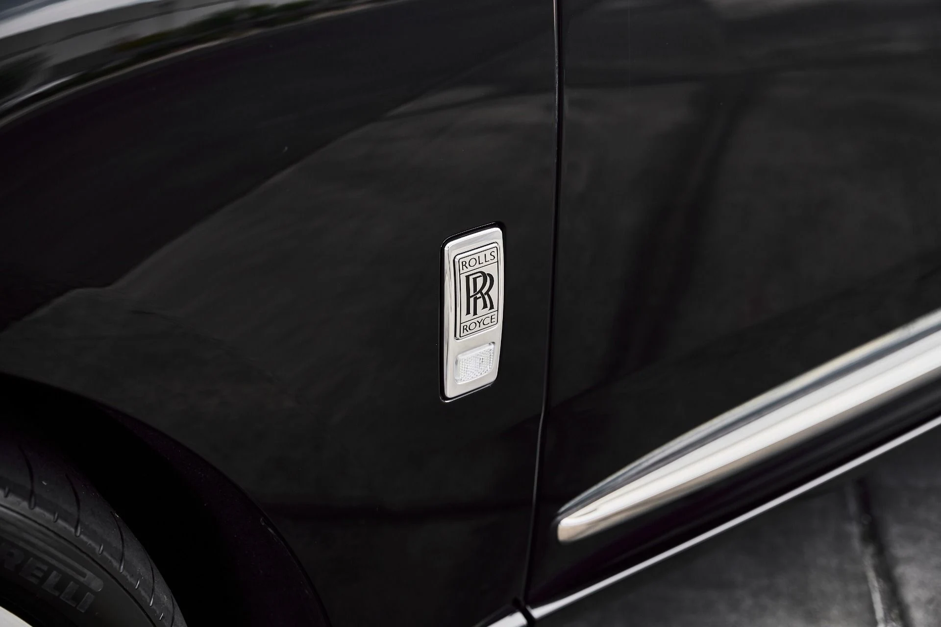 mph009_1074108582_Used_2025_Rolls_Royce_Cullinan_1786122753_169ce28f4f
