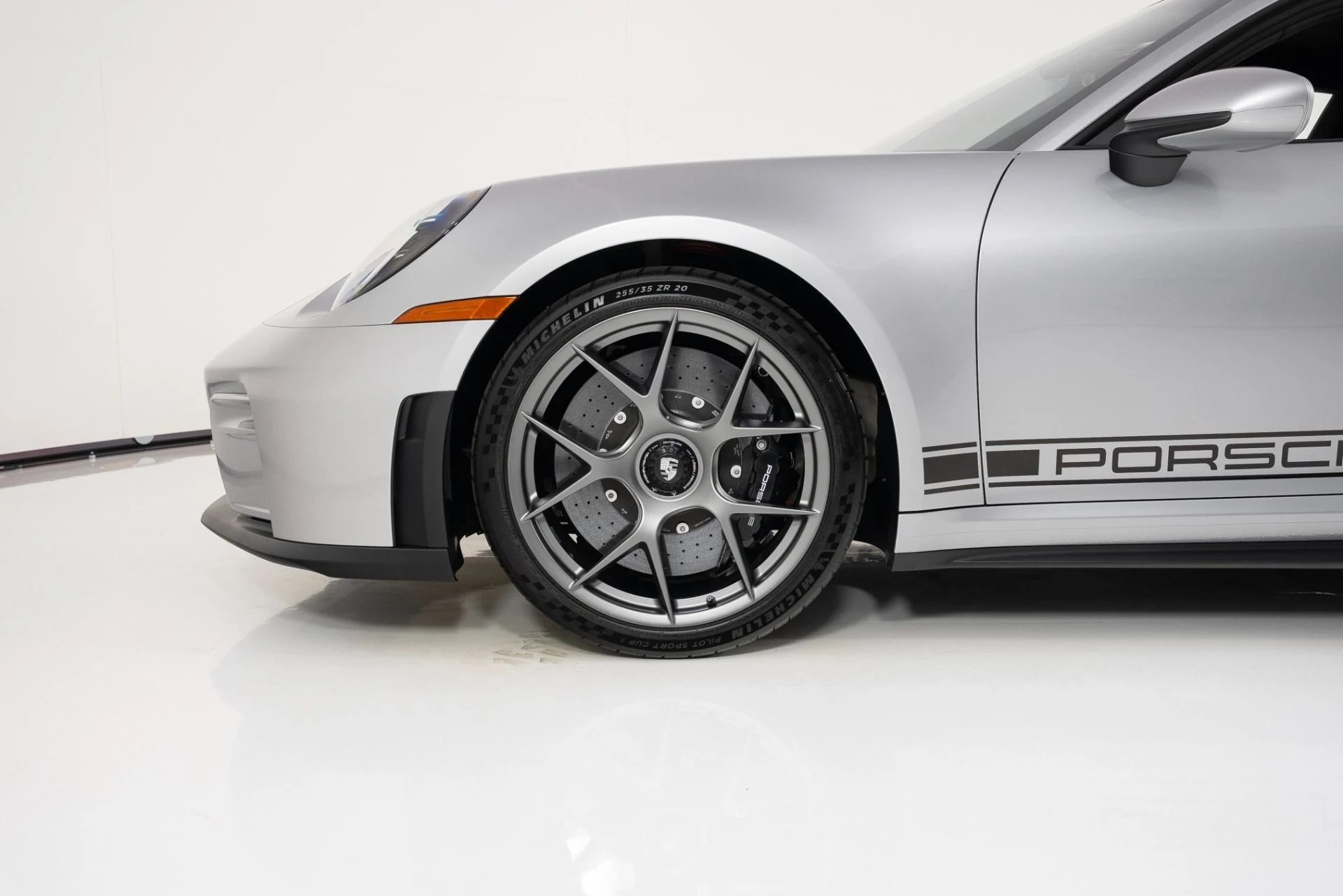 mph009_1080898897_Used_2025_Porsche_911_GT_3_1754676175_308a4c0df9