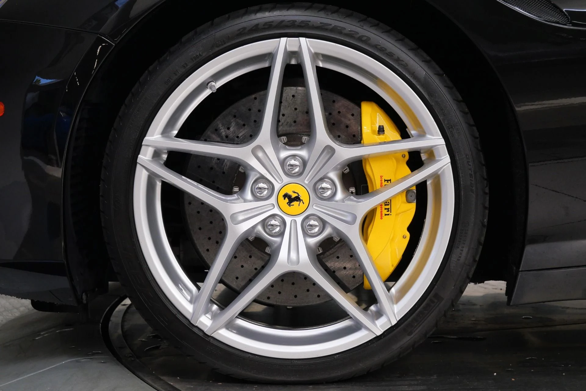 mph009_1086930028_Used_2015_Ferrari_California_T_Diamond_Quilted_Seats_Carbon_Fiber_Driving_Zone_1780071099_0081f143ce