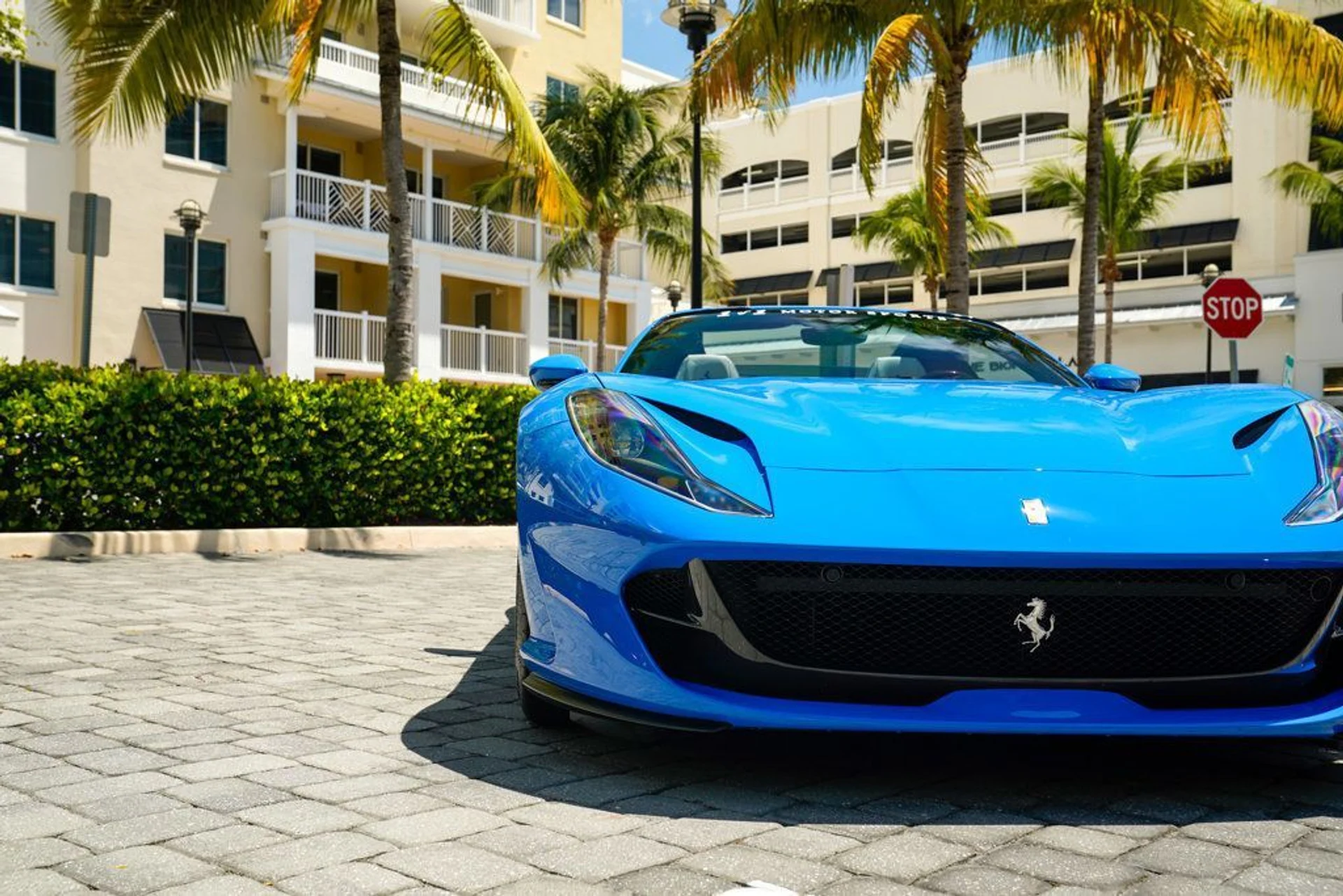 mph009_1087208439_used_2022_ferrari_812_gts_convertible_14354_22898644_10_1024_bd9ce16e1c