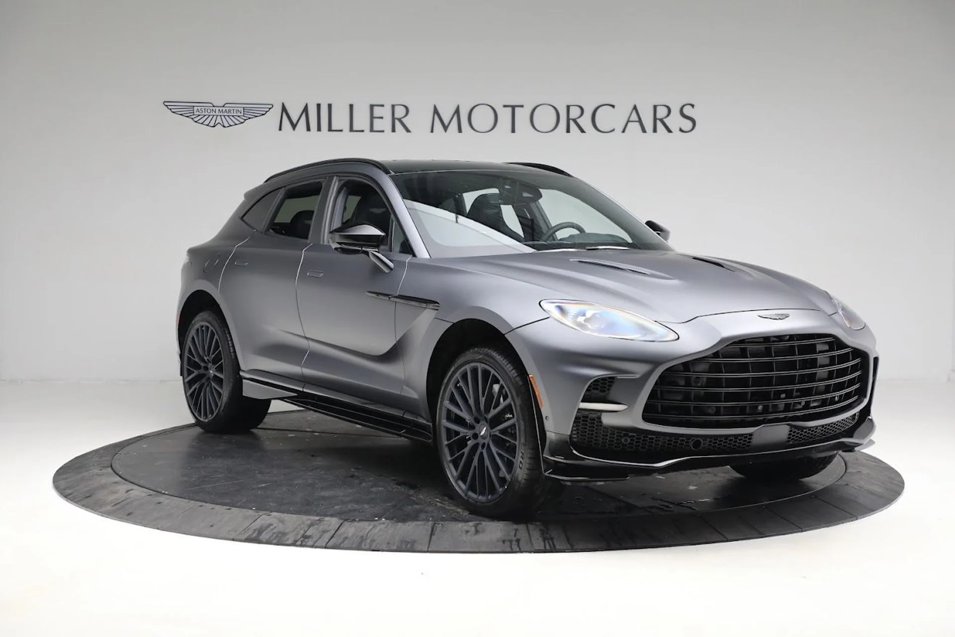 mph009_1092434959_Used_2023_Aston_Martin_DBX_707_1682624534_90f5ceab90