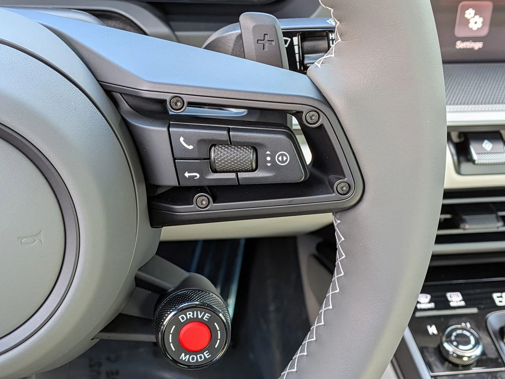 mph009_109530973_4bd094c0005bd5b2e9af31154db7dd57x_18d36ea3fc