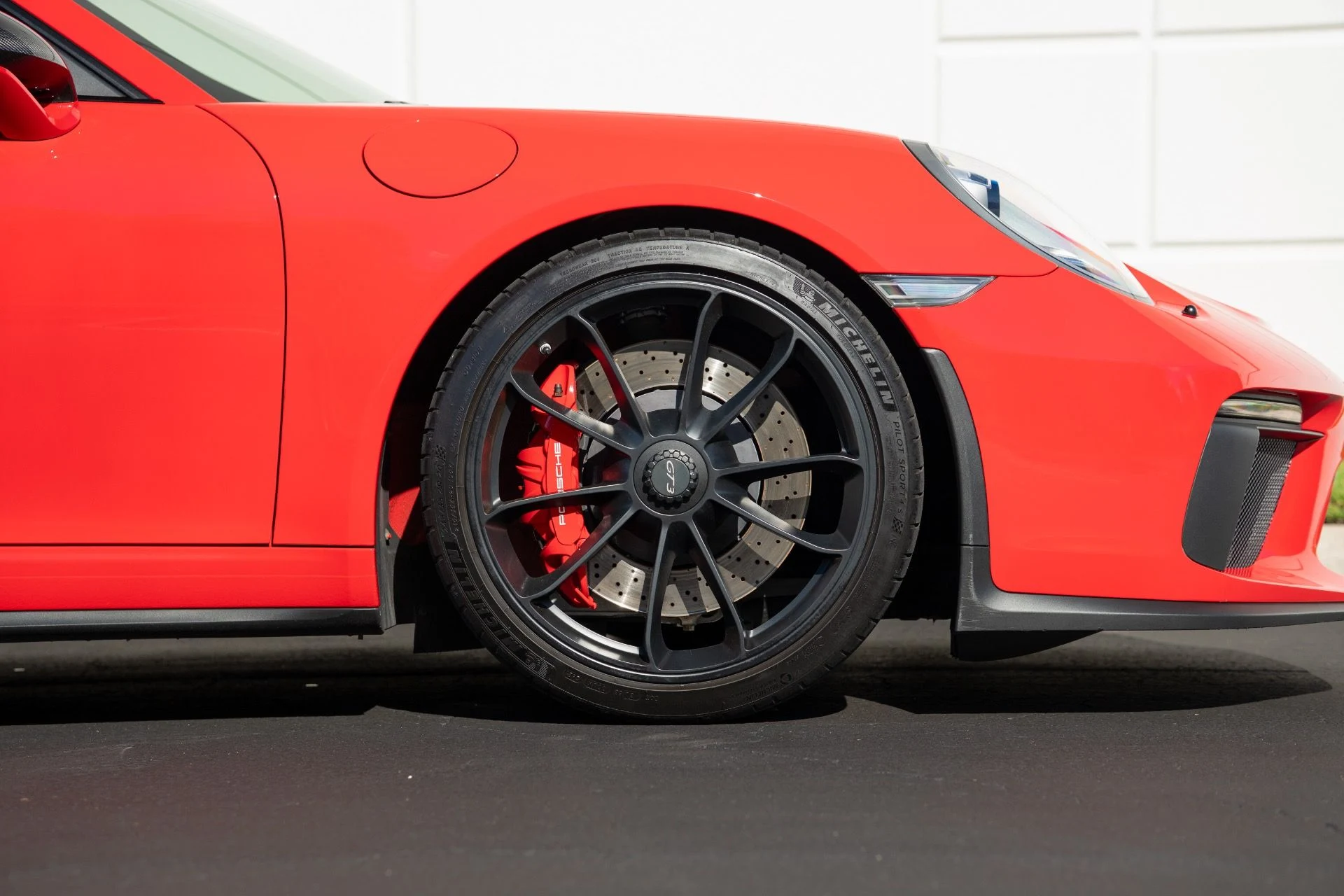 mph009_1096473630_Used_2018_Porsche_911_GT_3_1755032810_6bd62215e2