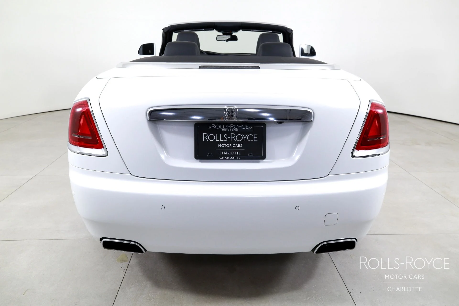 mph009_1101165384_Used_2018_Rolls_Royce_Dawn_1750953521_45bfb22581