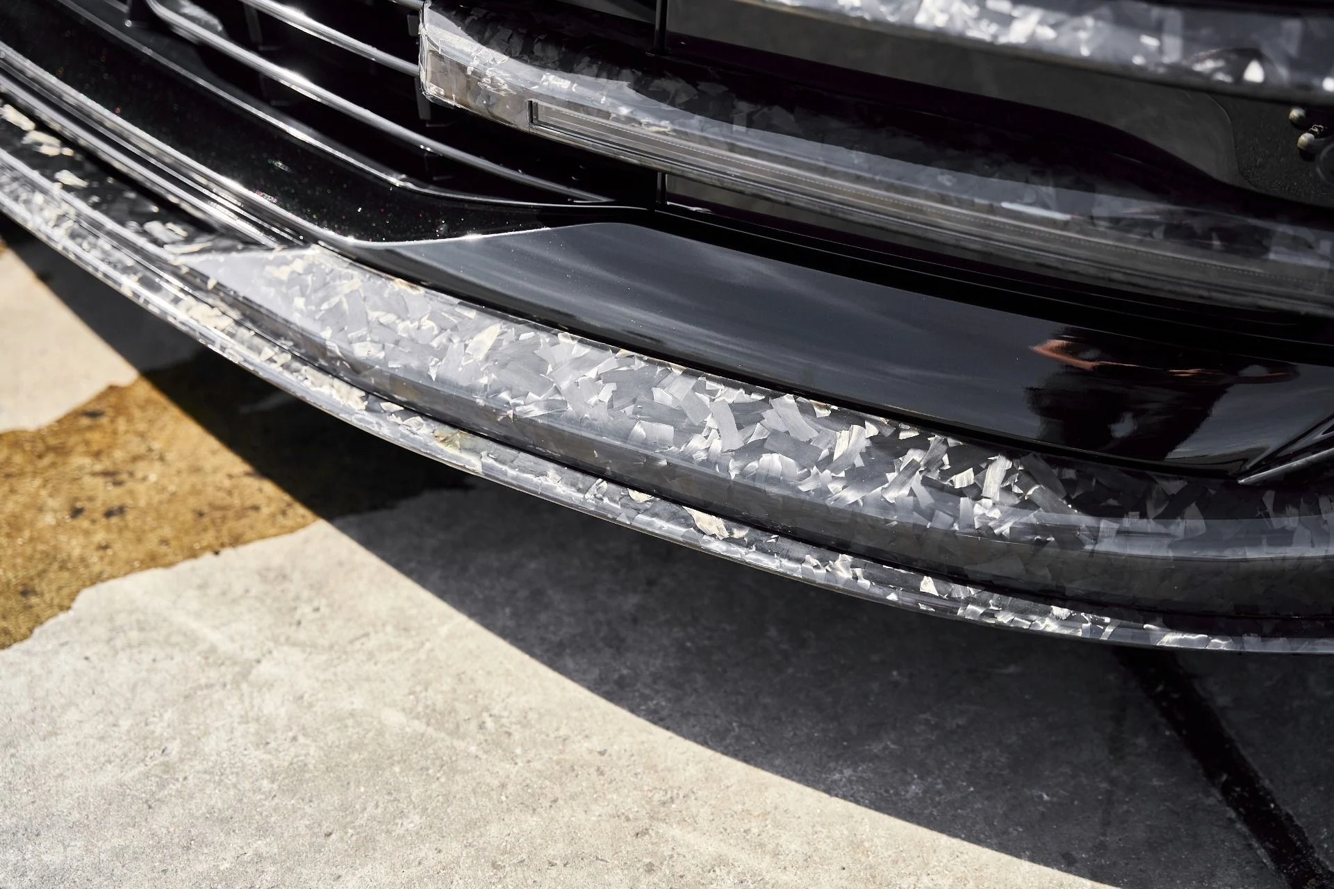 mph009_1117634986_Used_2025_Rolls_Royce_Spectre_Base_1773452444_91fe9b9377