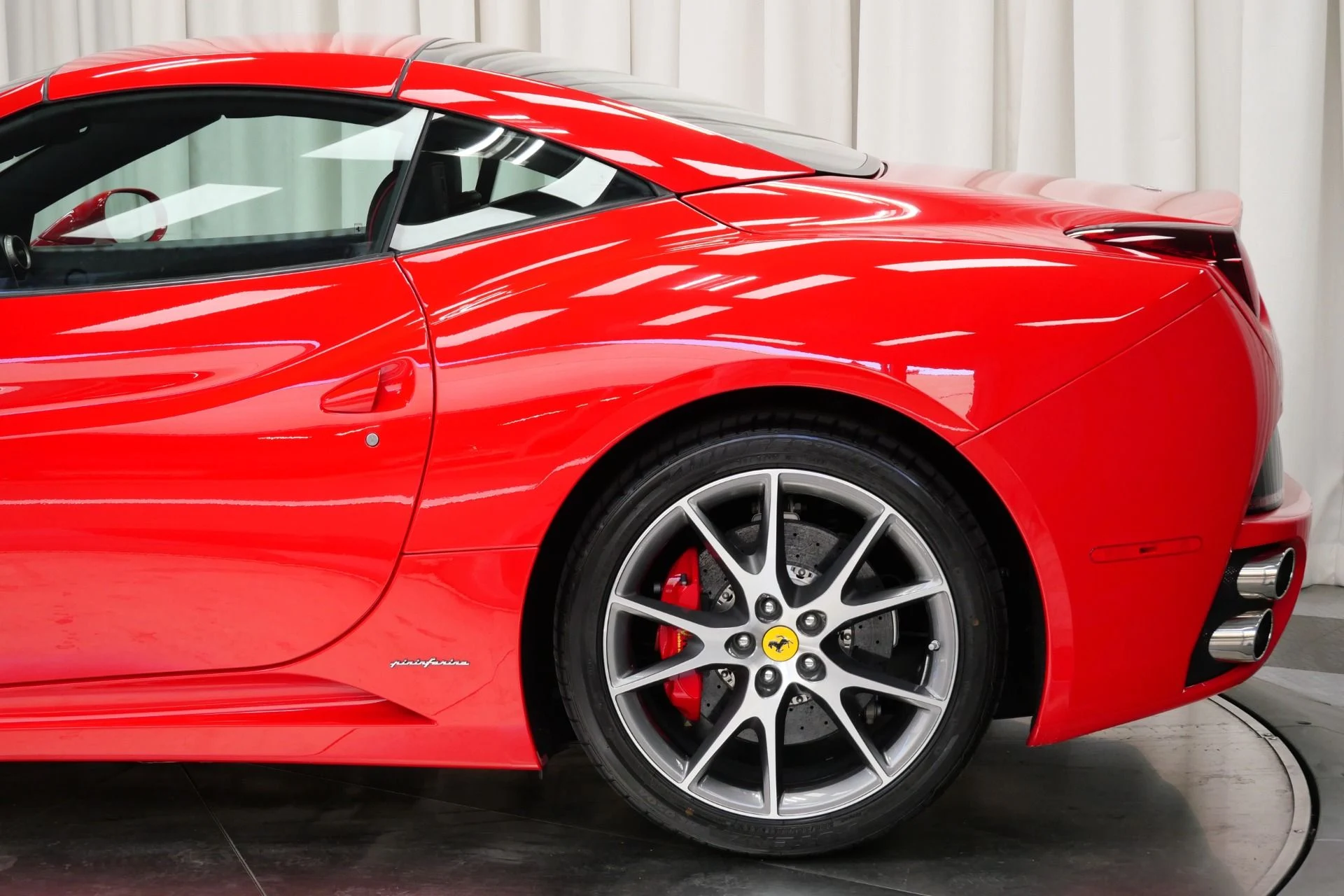 mph009_1120290814_Used_2011_Ferrari_California_1753807951_93622fa5b8