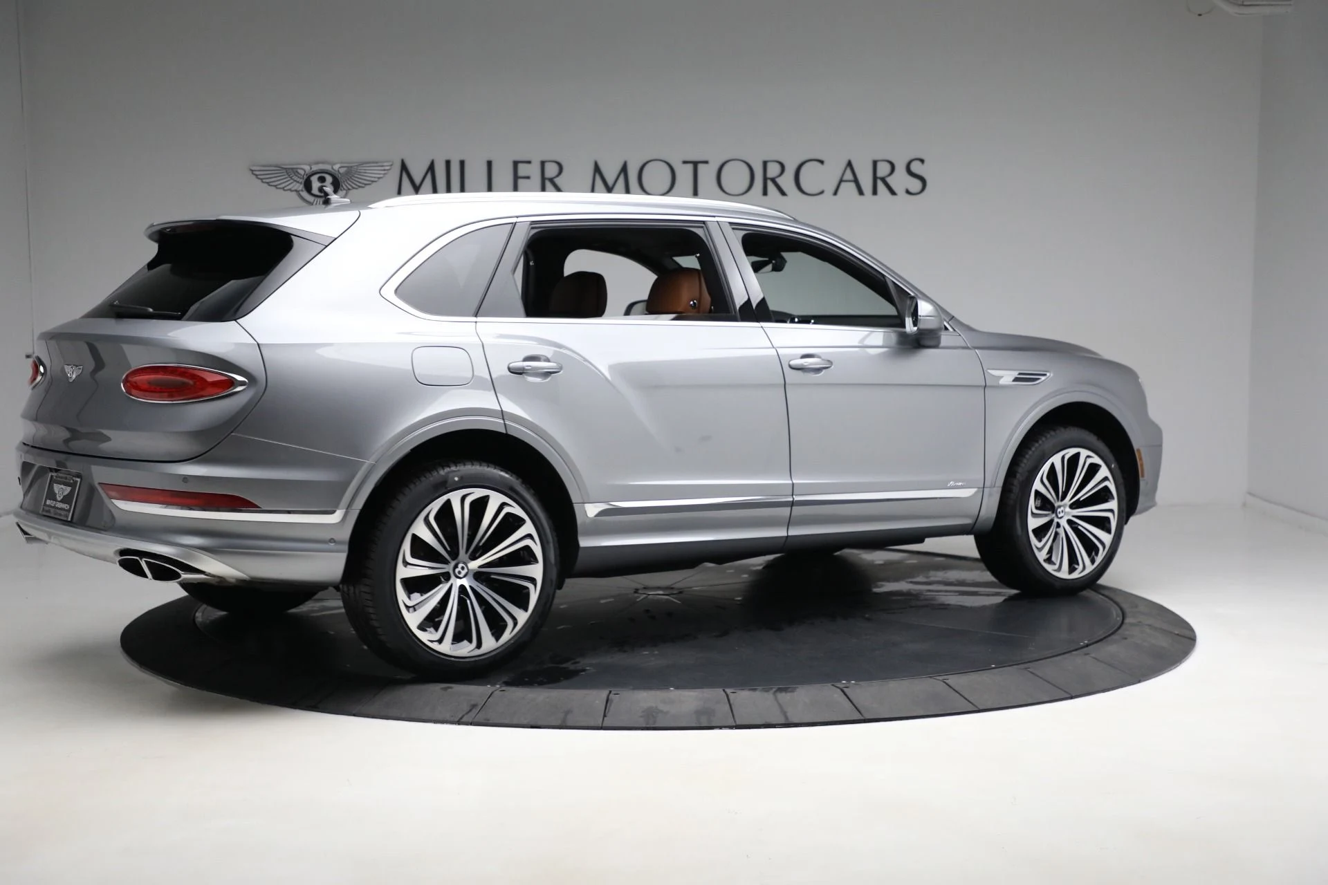 mph009_1123026615_Used_2023_Bentley_Bentayga_EWB_Azure_V8_4356cc7997