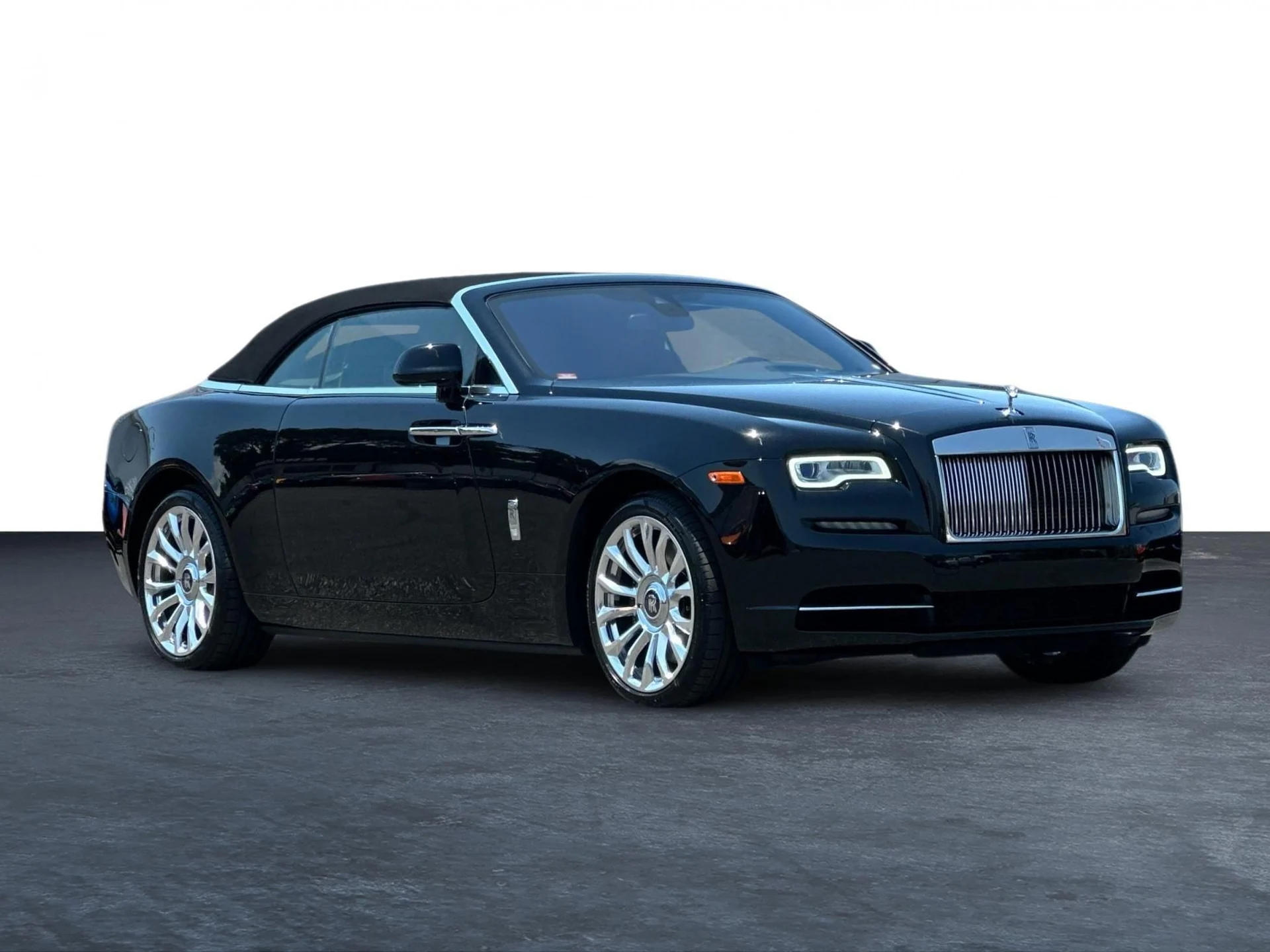 mph009_1125255340_Used_2019_Rolls_Royce_Dawn_1781948319_2101180e04