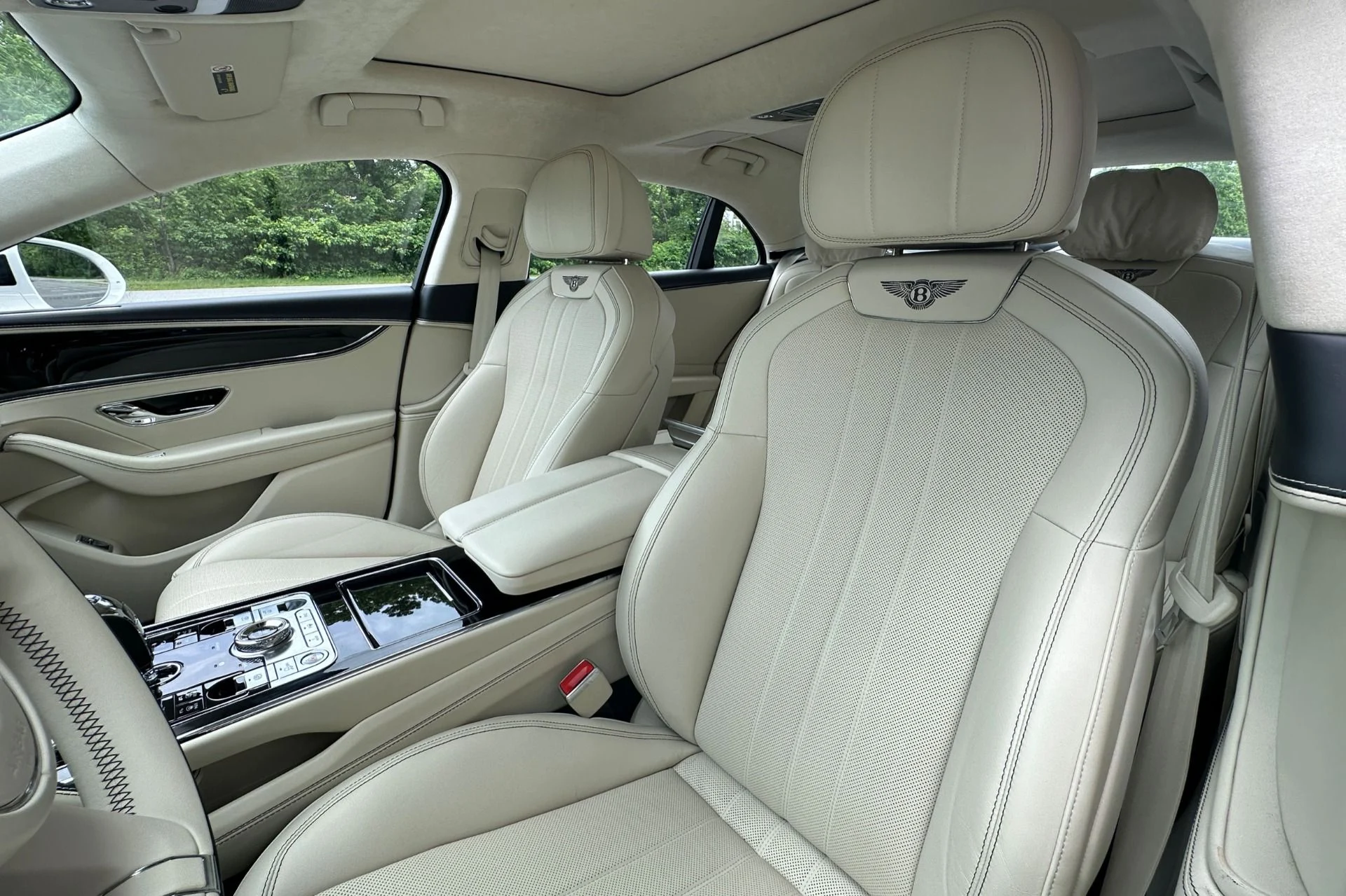 mph009_112655071_Used_2023_Bentley_Flying_Spur_Hybrid_Hybrid_1782128898_fdb77d9fbb