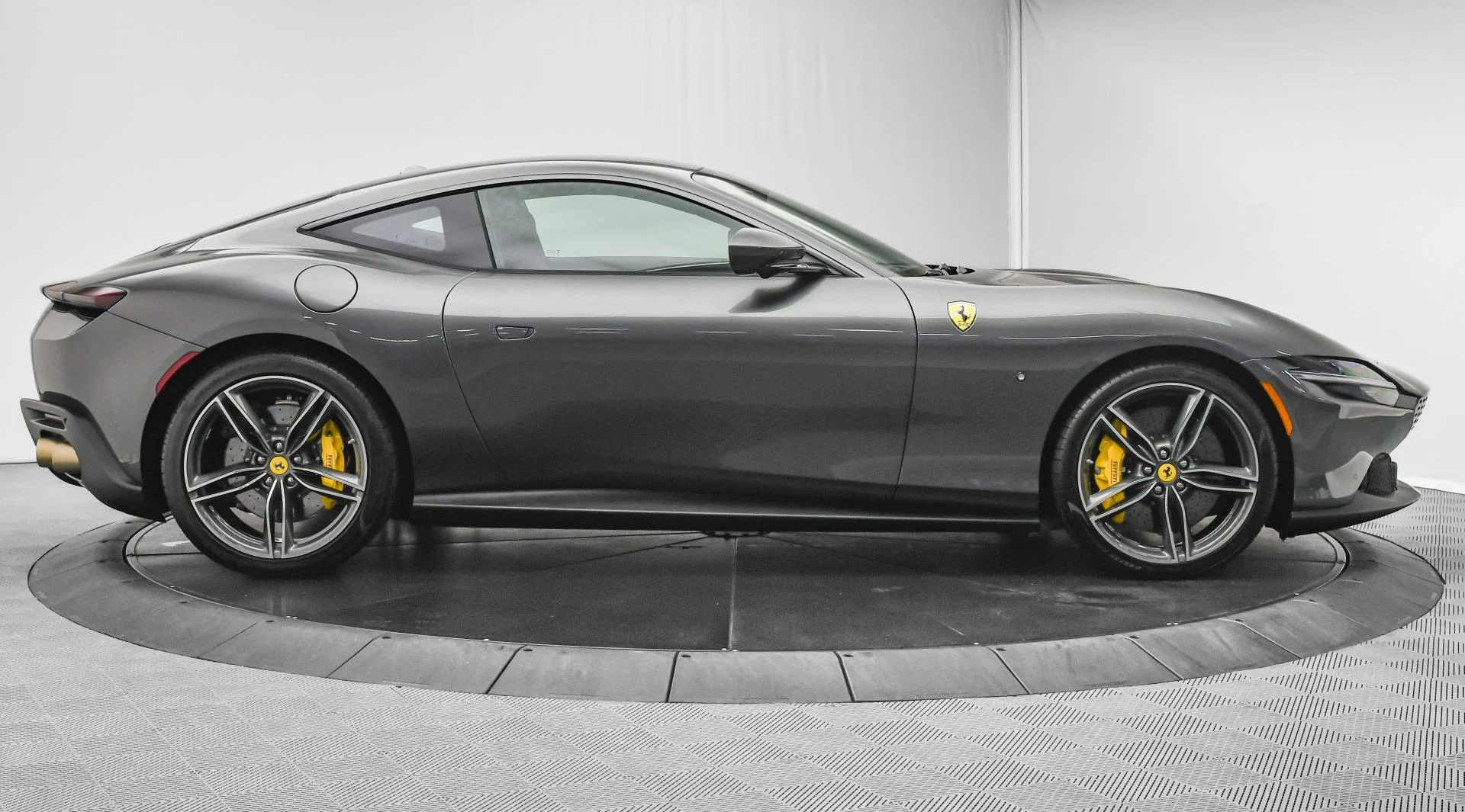 mph009_113139644_Used_2024_Ferrari_Roma_1750406845_5cb1ad1454