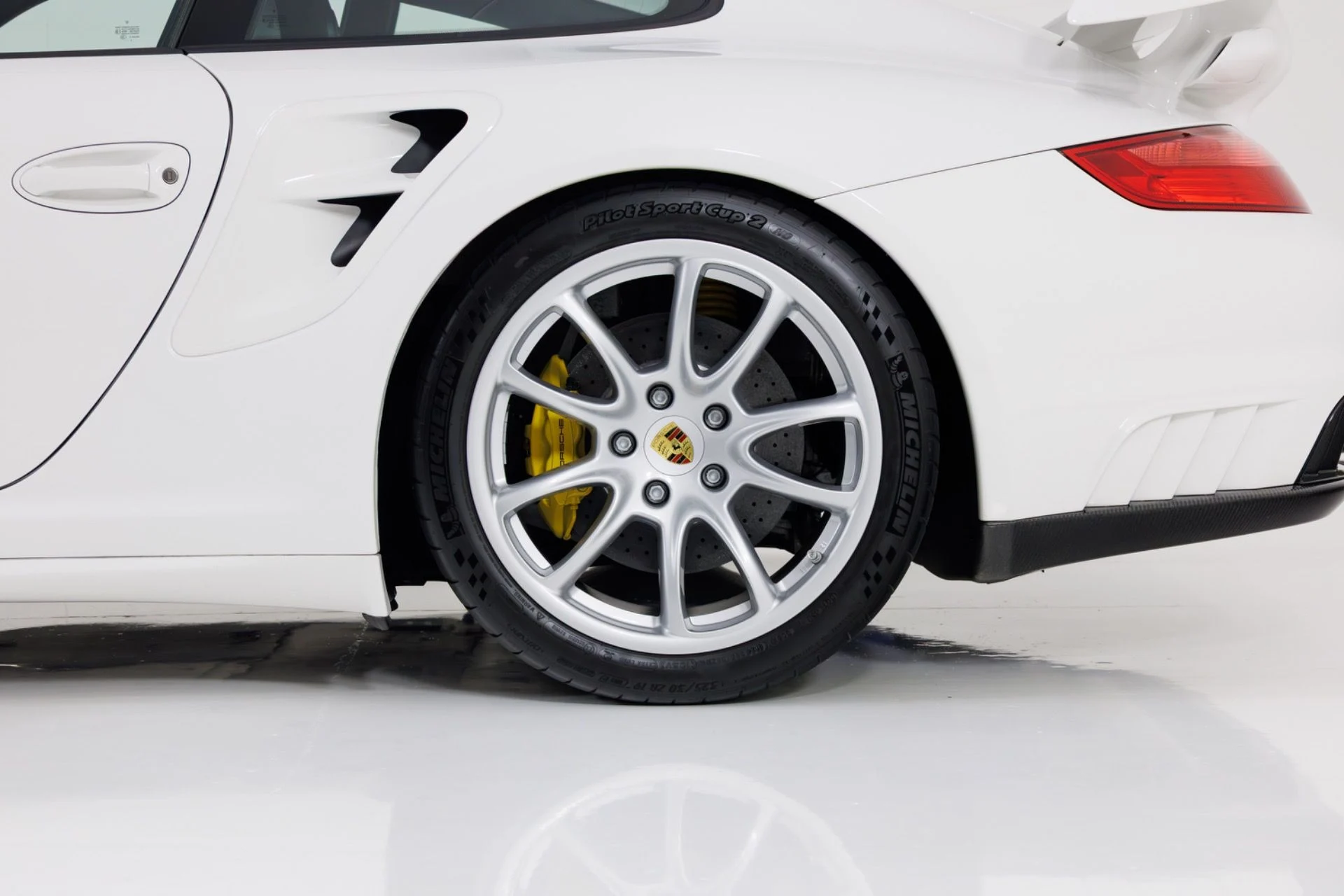 mph009_1132275296_Used_2008_Porsche_911_GT_2_1773330750_606946ef4a