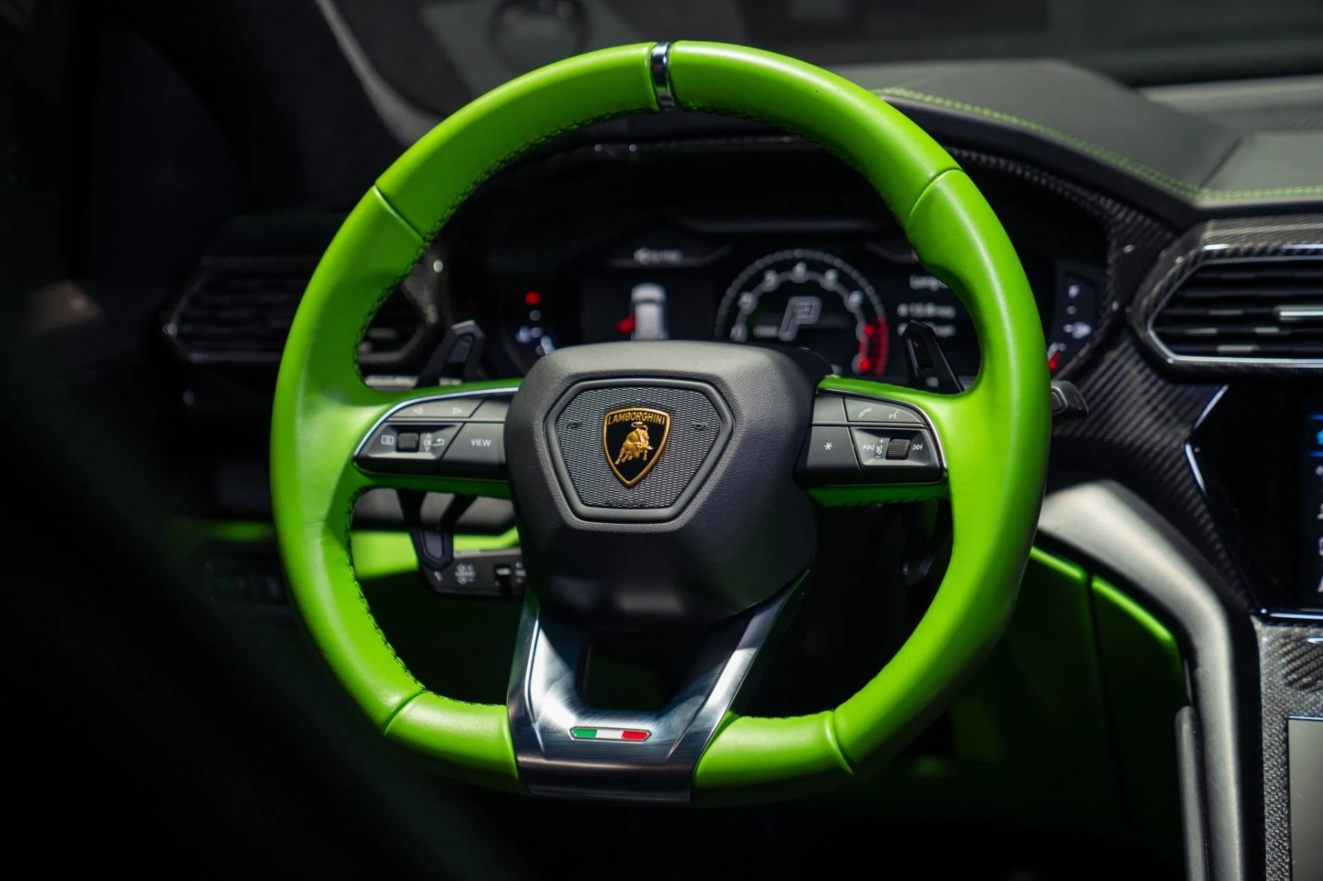 mph009_1145010664_Used_2022_Lamborghini_Urus_FULL_CARBON_EXTERIOR_MASSIVE_MSRP_1786214516_0cd44ac4d3
